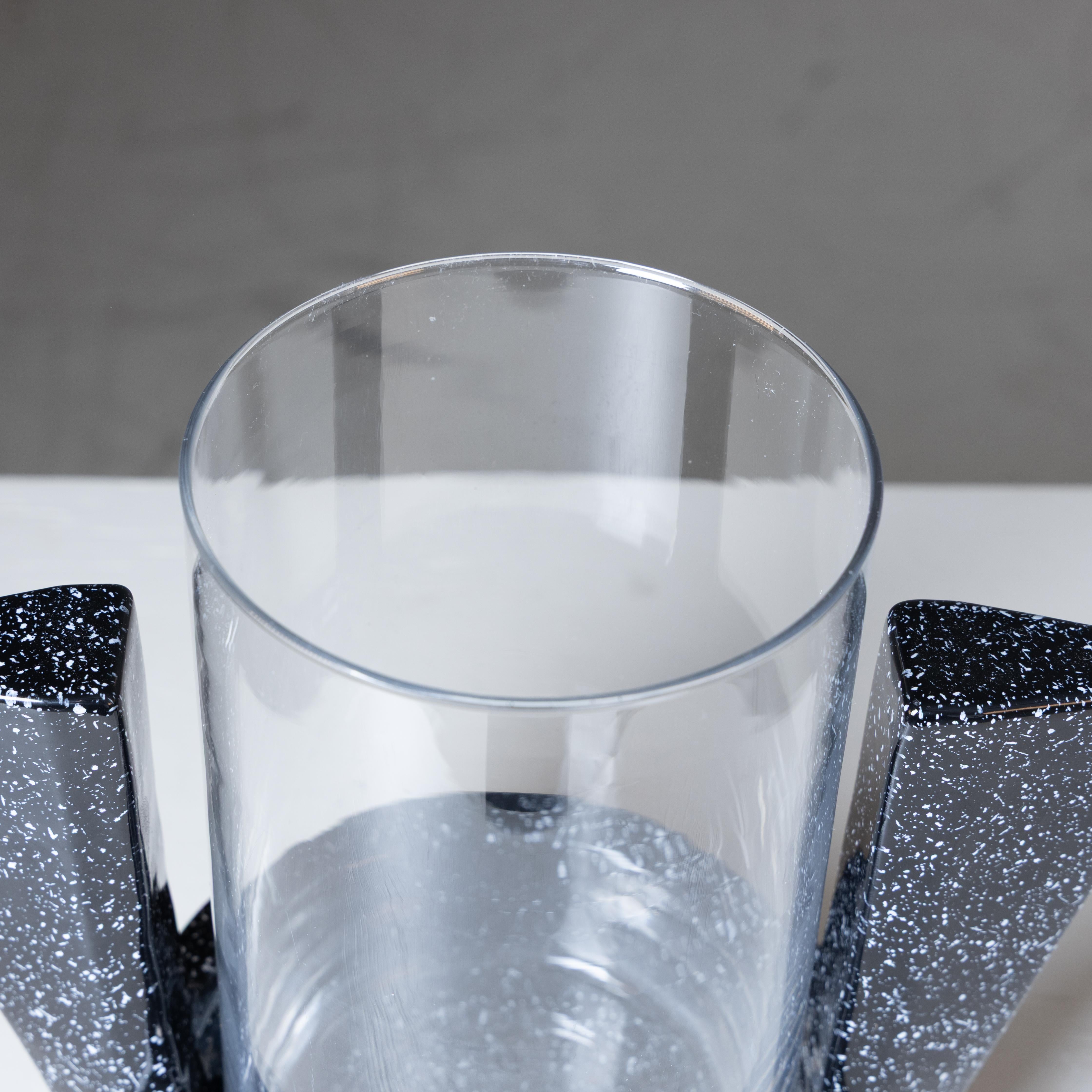 Vaso in ceramica nera e vetro Mario Dalla Gassa Nove ceramiche 1980 in vendita 1