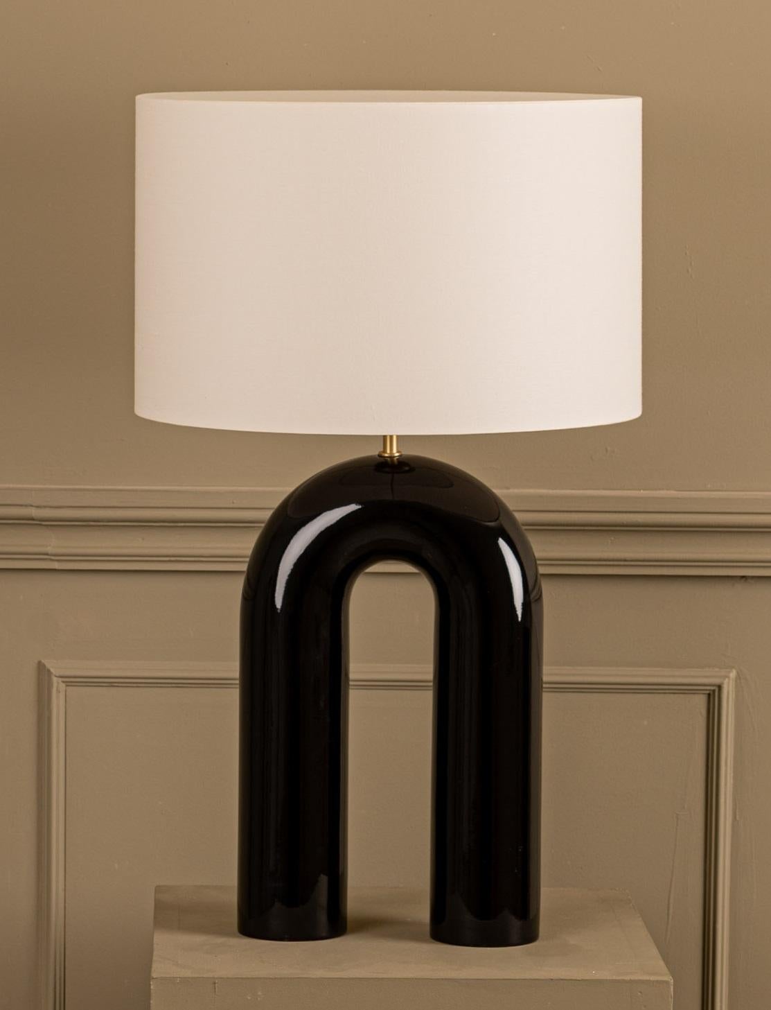 Black Ceramic Arko Table Lamp by Simone & Marcel
Dimensions: Ø 40 x H 67 cm.
Materials: Cotton lampshade and black ceramic.

Also available in different marbles and ceramics. Custom options available on request. Please contact us. 

All our lamps