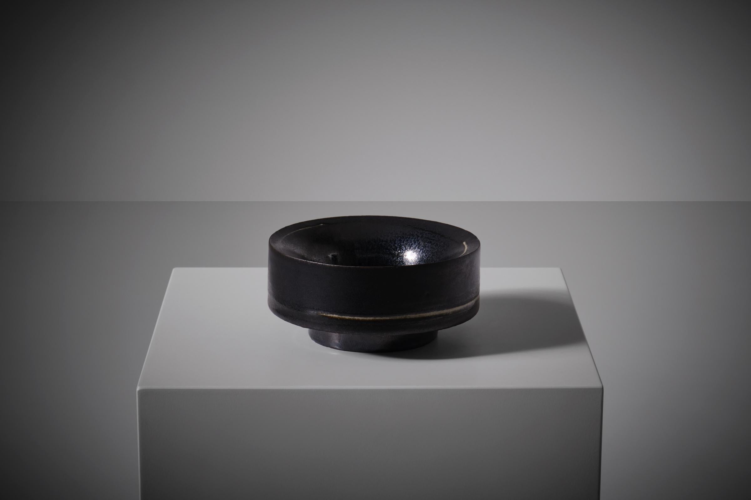 Cuenco de cerámica negra de Carlo Zauli, Italia, años 60 1