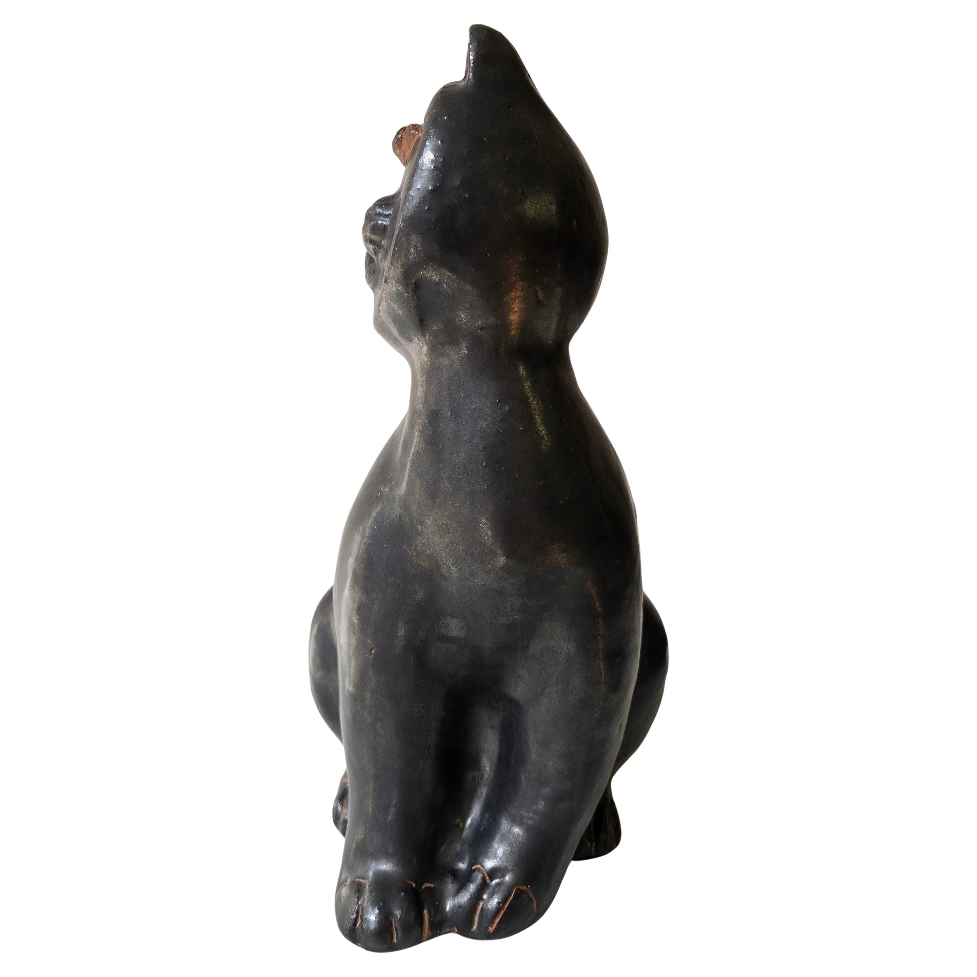 Mid-Century moderno Scultura di gatto in ceramica nera, stile metà del secolo scorso, in stile Vallauris AM in vendita