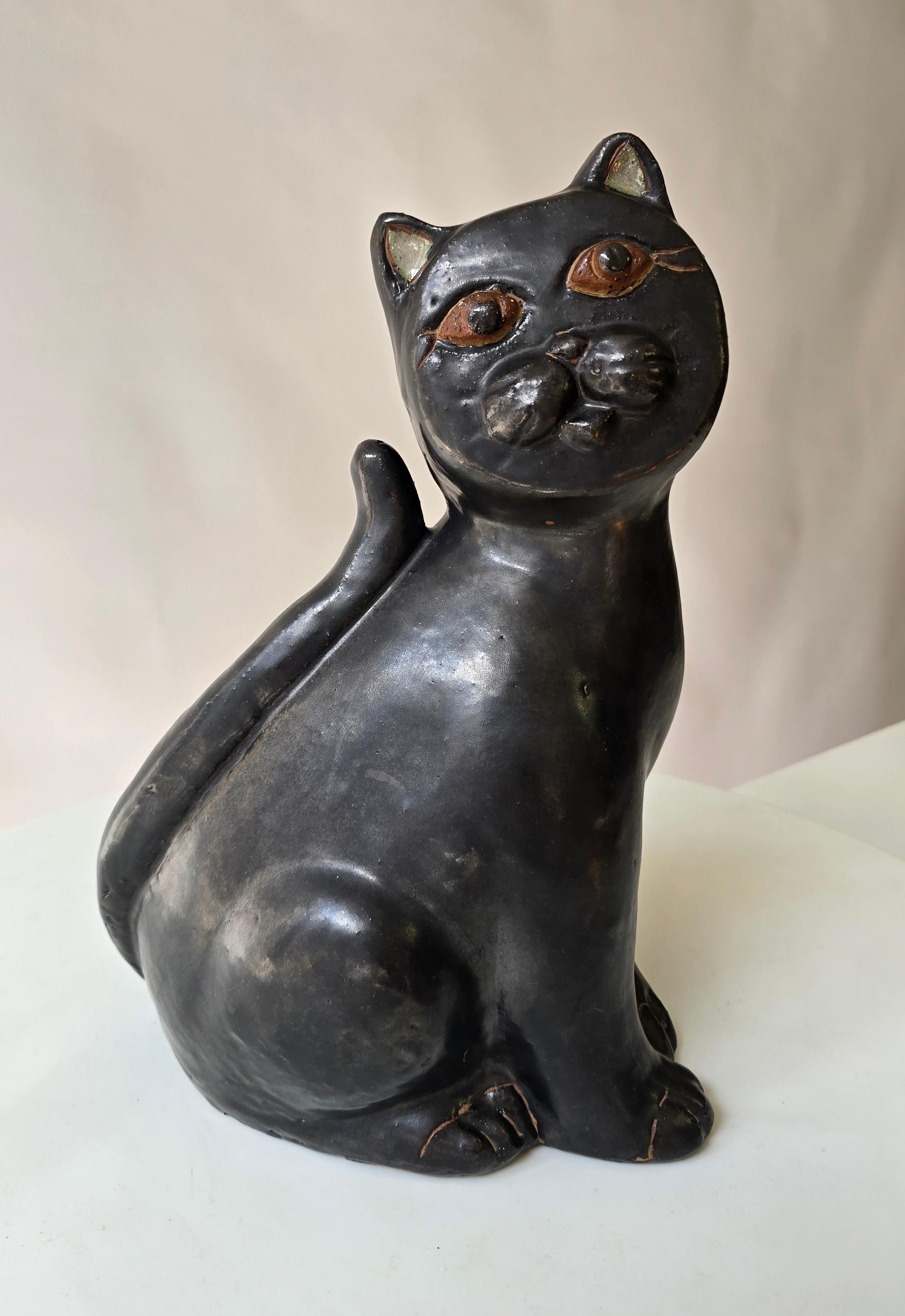 Ceramica Scultura di gatto in ceramica nera, stile metà del secolo scorso, in stile Vallauris AM in vendita