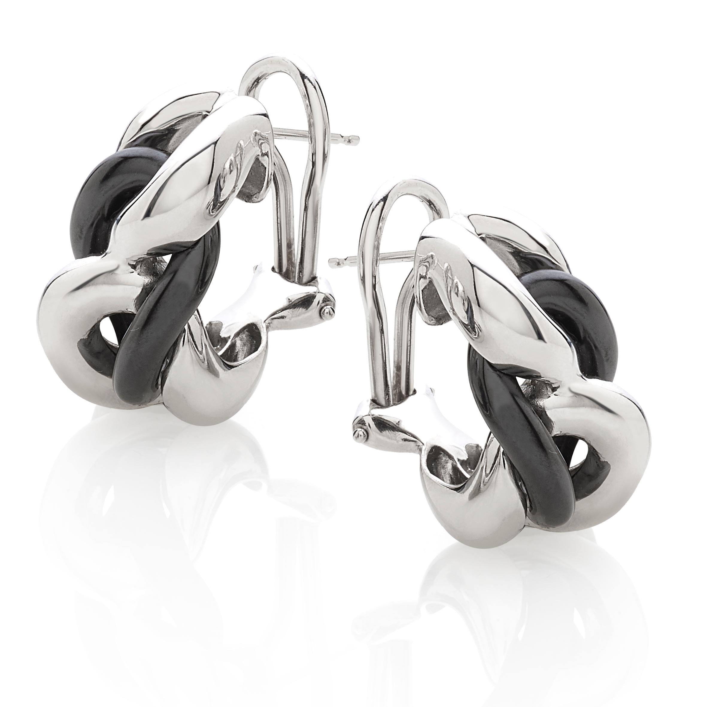 Black ceramic groumette pair of earrings in 18 kt white gold
The ceramic is a very resistant material. 
This iconic collection in Micheletto tradition was originally made only in gold just more or less 10 years ago it became very popular the ceramic