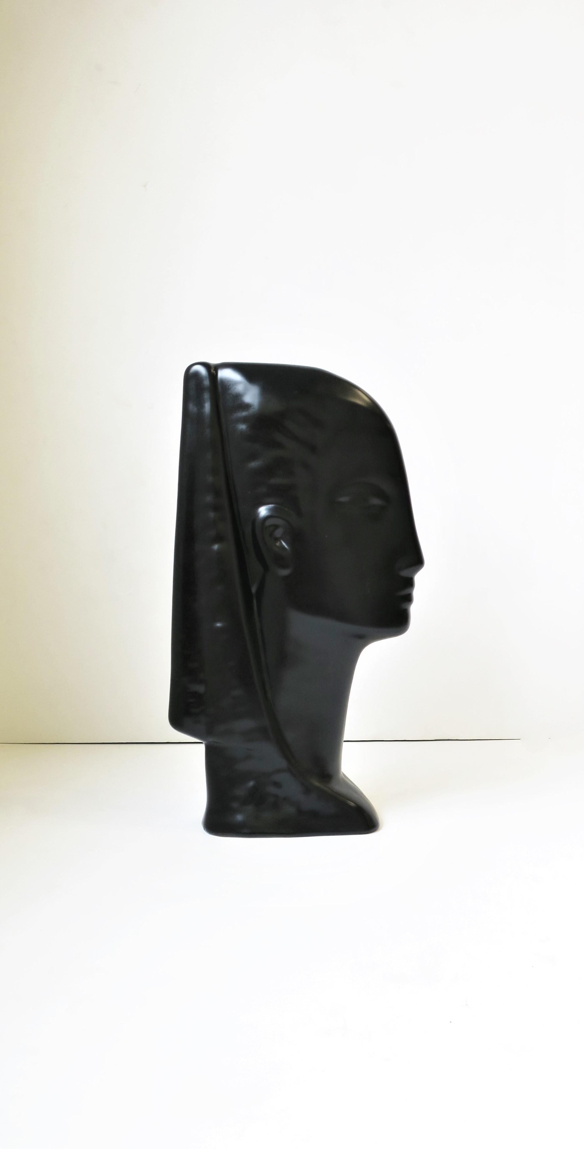 Weibliches Gesicht Büste Skulptur  im Angebot 6