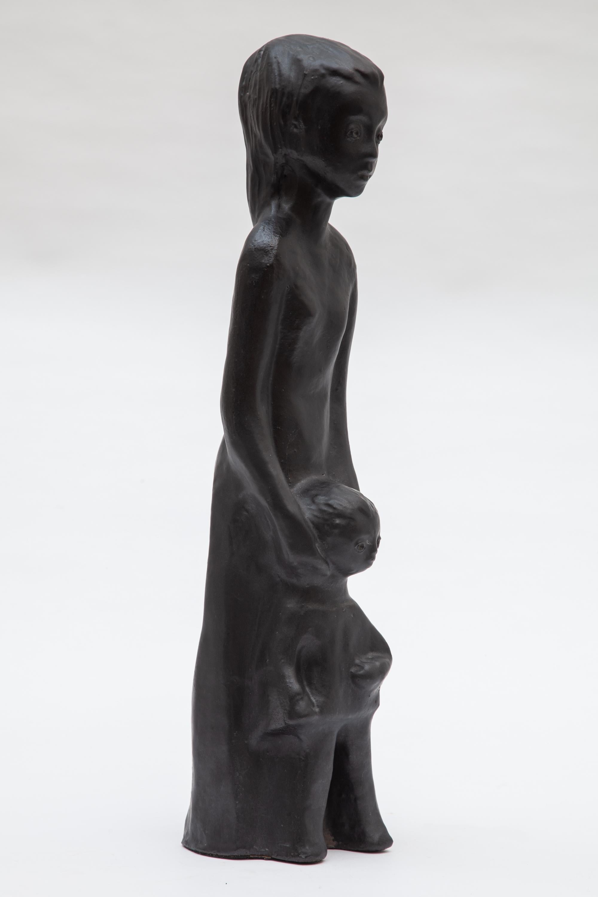 Frühe gegossene Amphora-Keramikskulptur von Mutter und Kind, geschaffen von Elie Van Damme, um 1960.
Schwarze Metallic-Glasur. Perfekter Zustand. 

Kostenloser Versand.