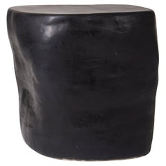 Beistelltisch aus schwarzer Keramik