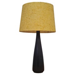 Schwarze Keramik-Tischlampe mit gelbem Original-Schirm, Tischlampen, Arabia 1950er Jahre