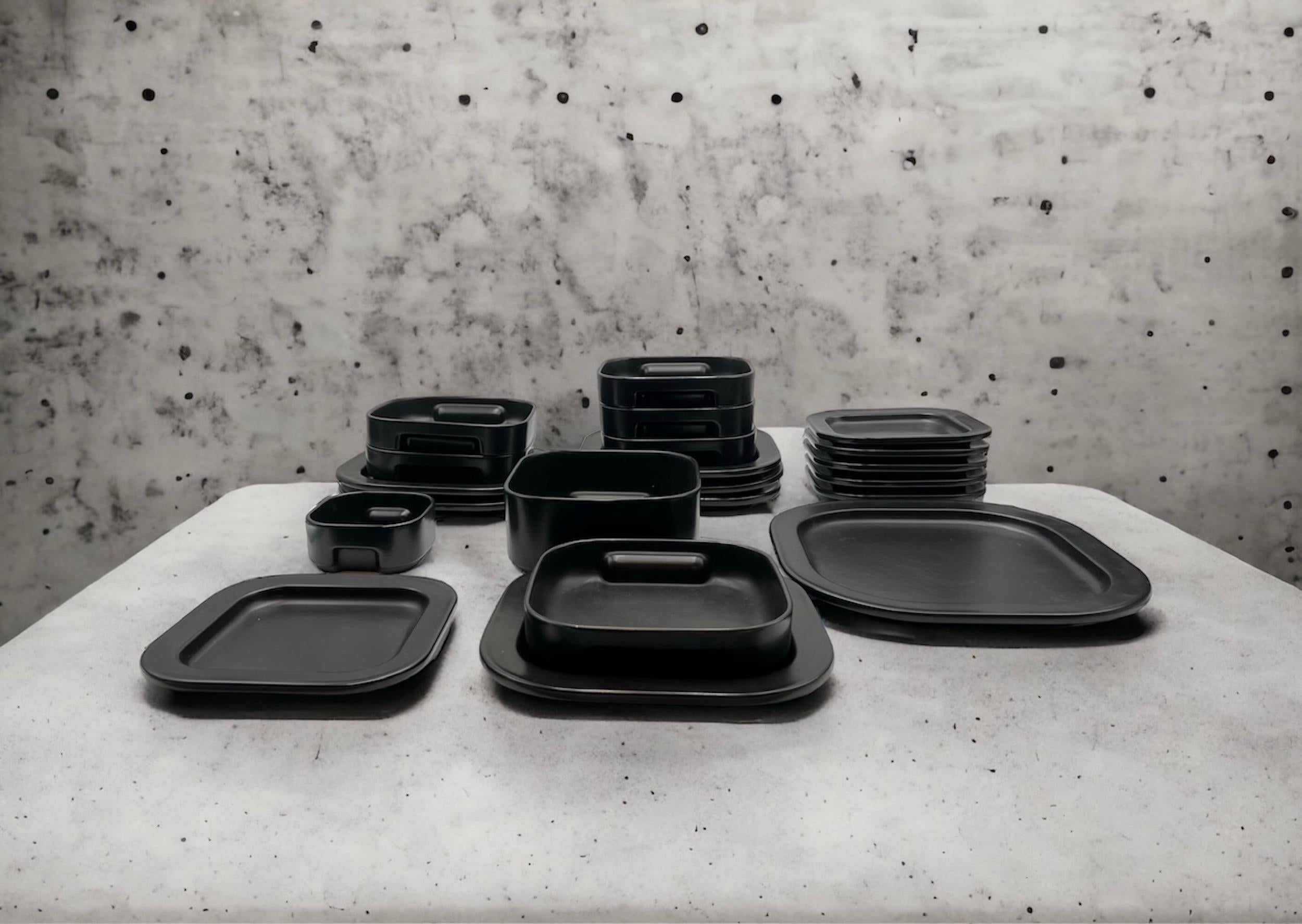 Space Age Black Ceramic Tableware Set Makio Hasuike Collection Arnolfo Di Cambio, 1970s For Sale