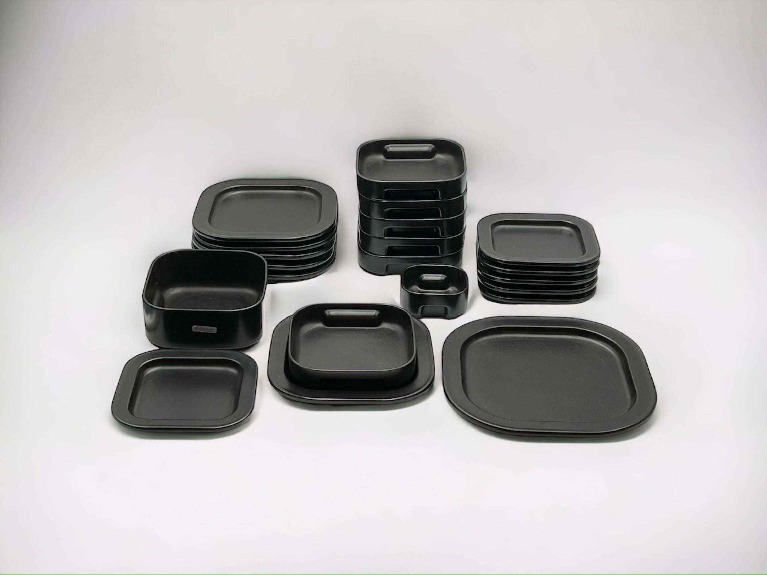 Italian Black Ceramic Tableware Set Makio Hasuike Collection Arnolfo Di Cambio, 1970s For Sale