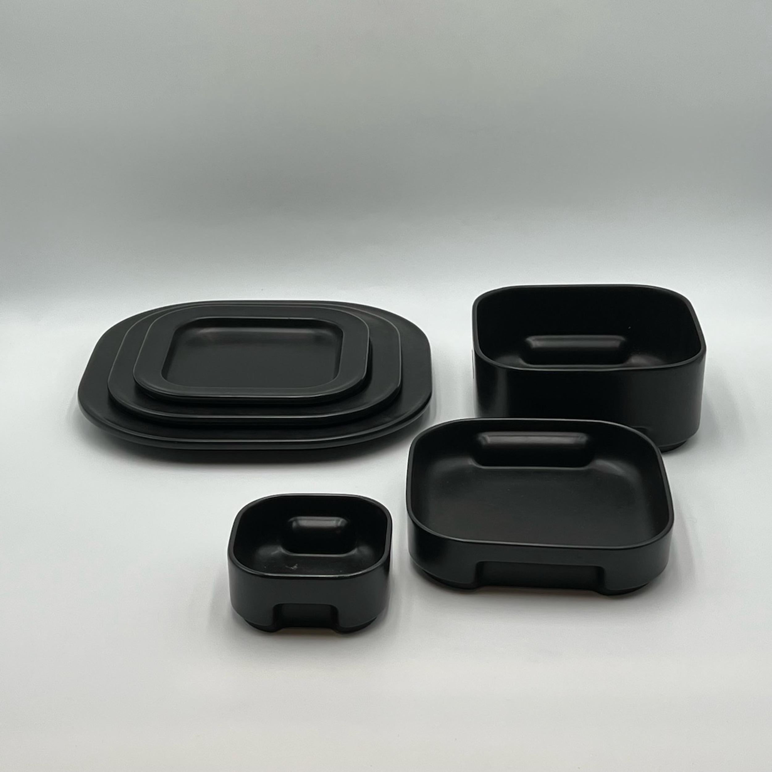 Black Ceramic Tableware Set Makio Hasuike Collection Arnolfo Di Cambio, 1970s For Sale 3