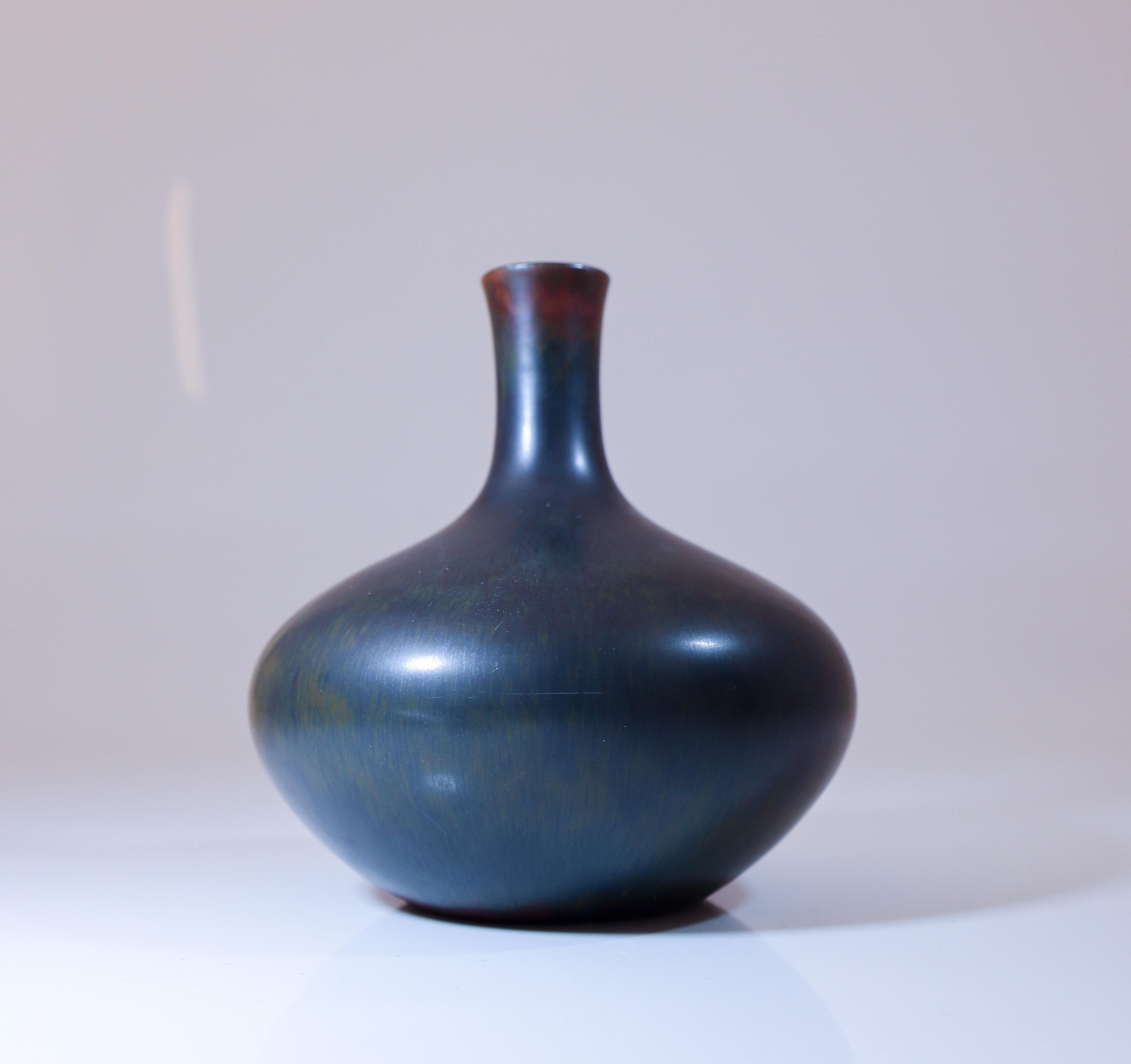Scandinavian Modern Black Ceramic Vase - Carl-Harry Stålhane - Rörstrand - Mid 20th Century For Sale