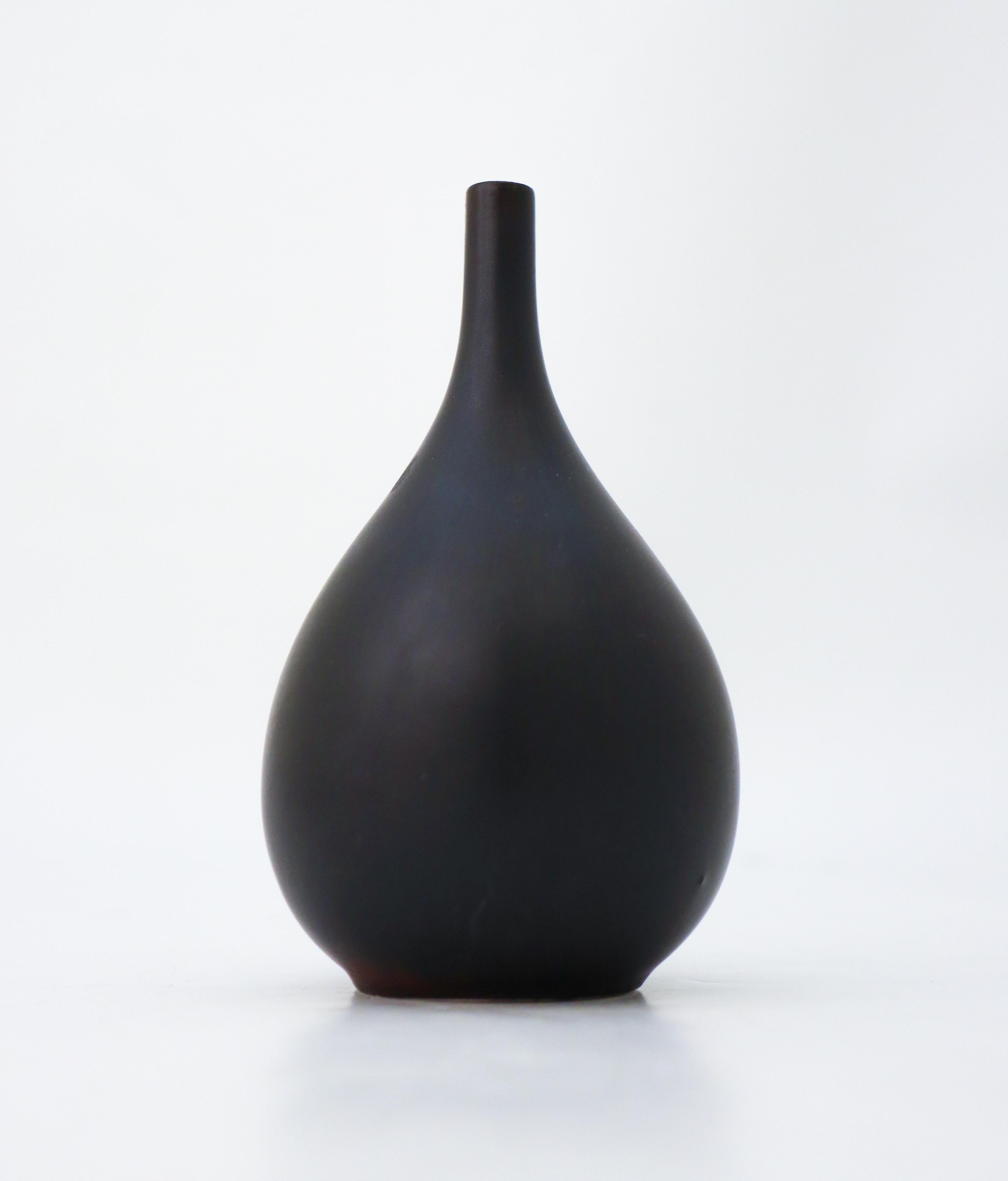 Swedish Black Ceramic Vase - Carl-Harry Stålhane - Rörstrand - Mid 20th Century For Sale