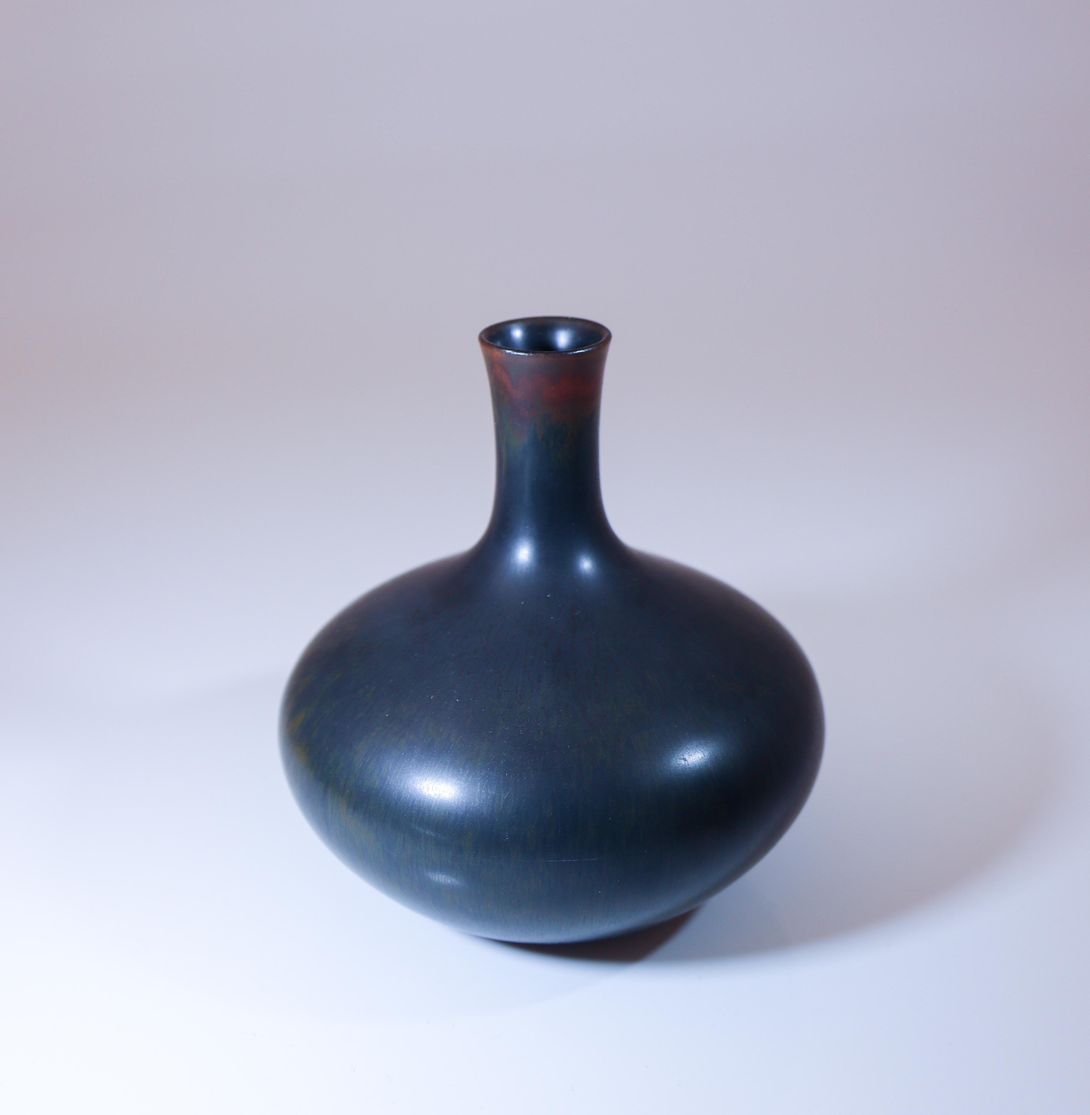 Glazed Black Ceramic Vase - Carl-Harry Stålhane - Rörstrand - Mid 20th Century For Sale