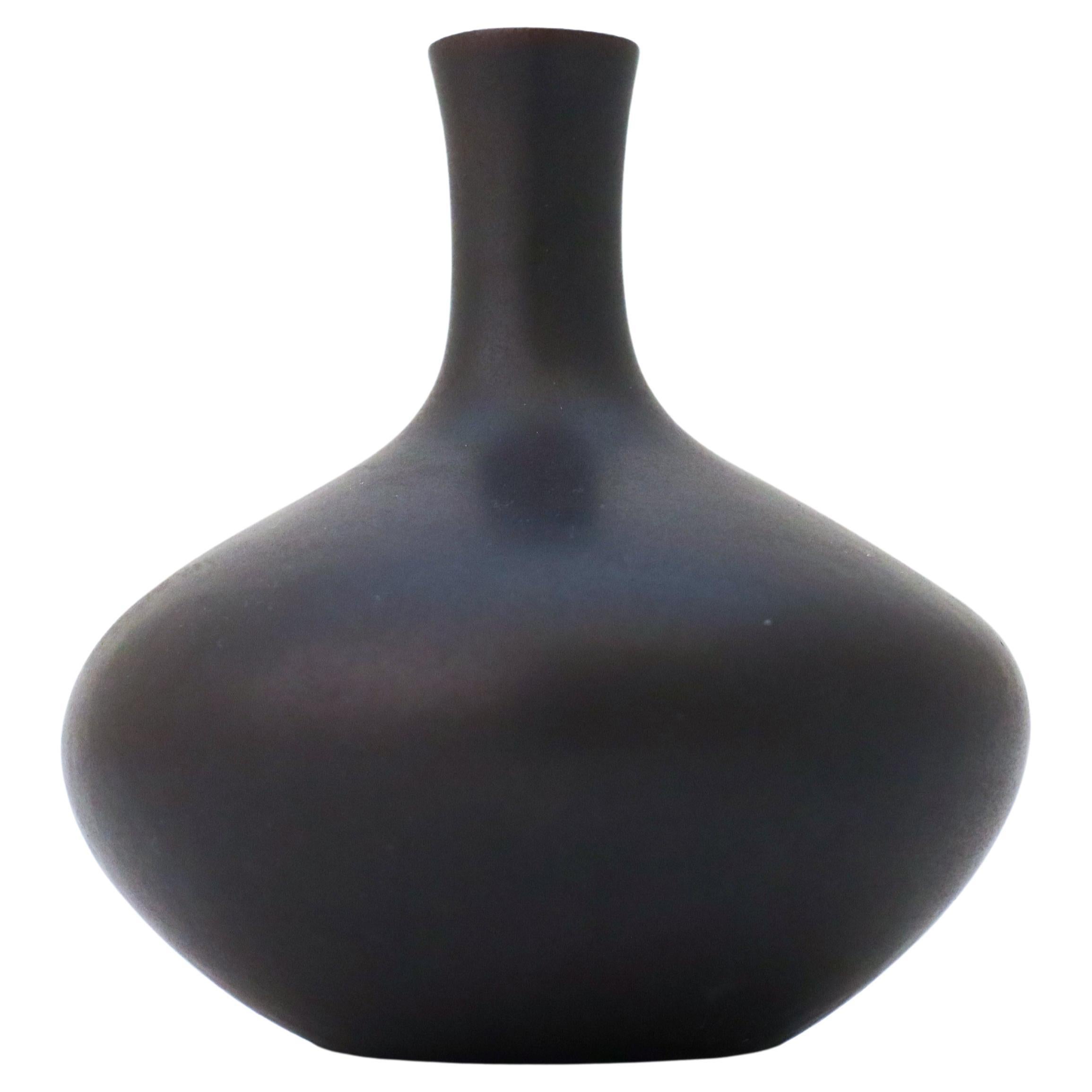 Black Ceramic Vase - Carl-Harry Stålhane - Rörstrand - Mid 20th Century For Sale