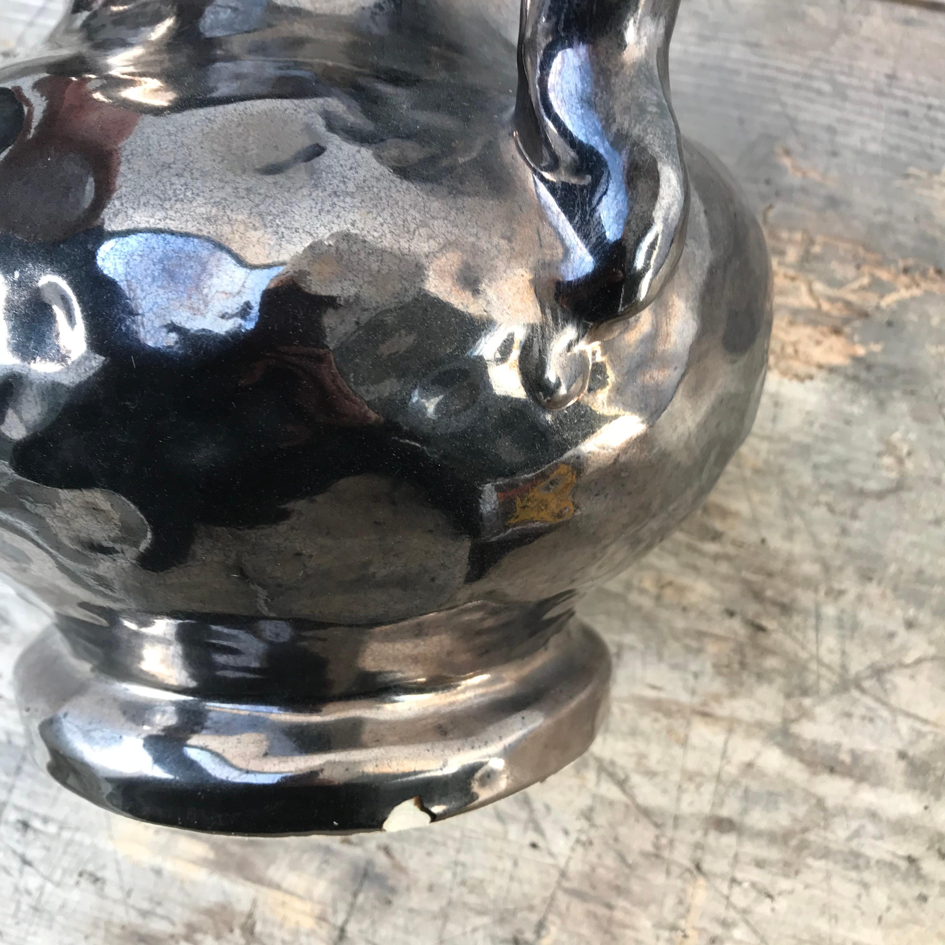 Céramique Vase en céramique noire, couleur intérieure rose, signé, Valoris en vente