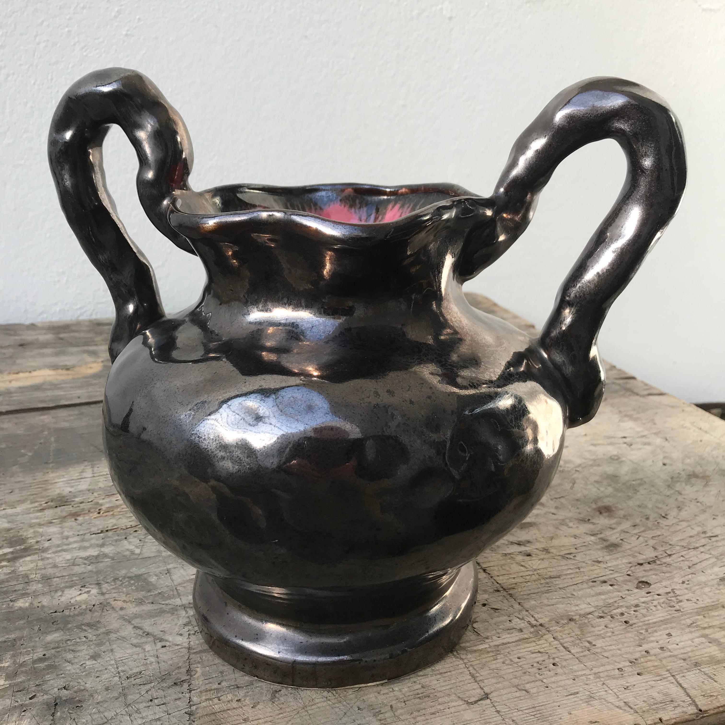 Vase en céramique noire, couleur intérieure rose, signé, Valoris en vente 4