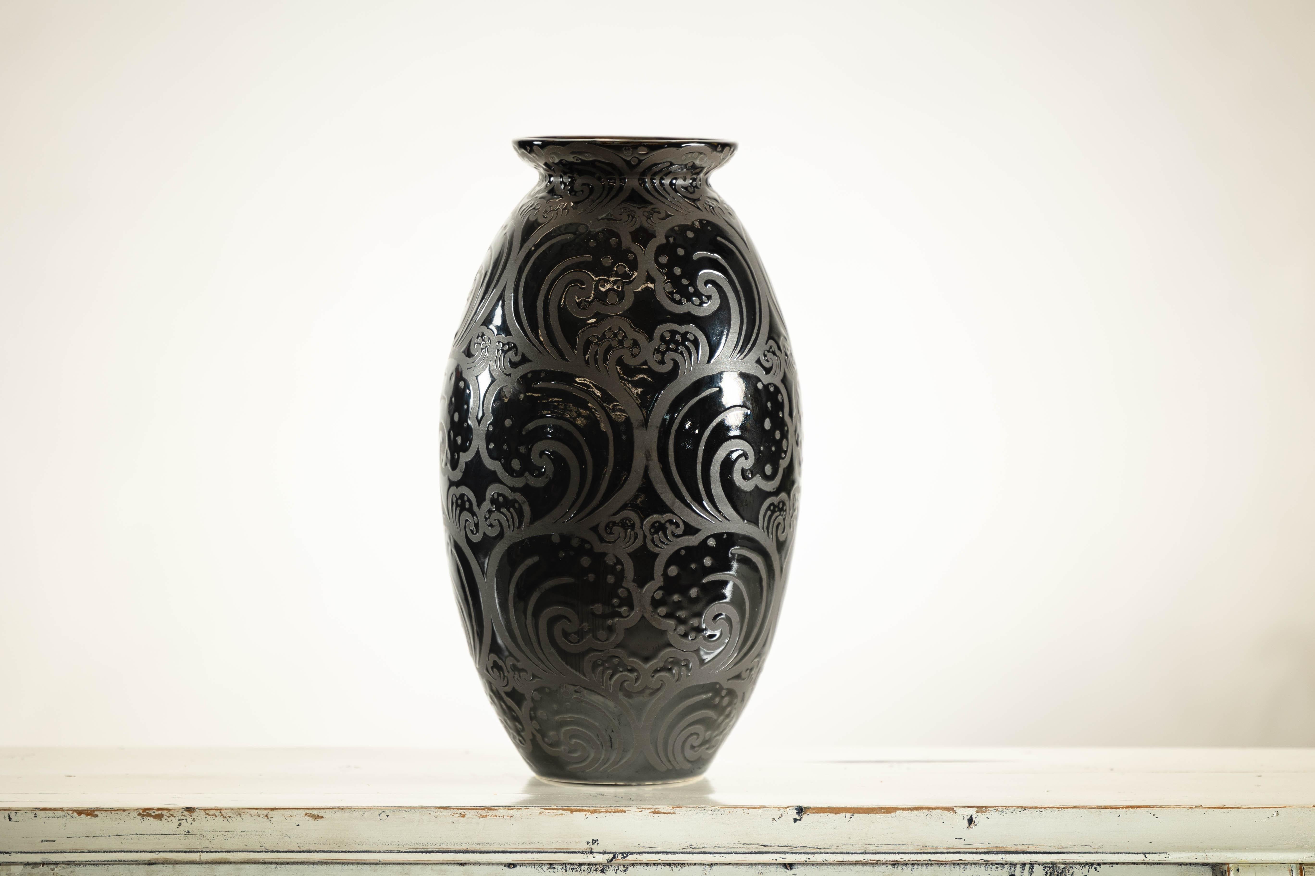 Black Ceramic Vase with Raised Wave Motif and Glossy Finish For Sale 5