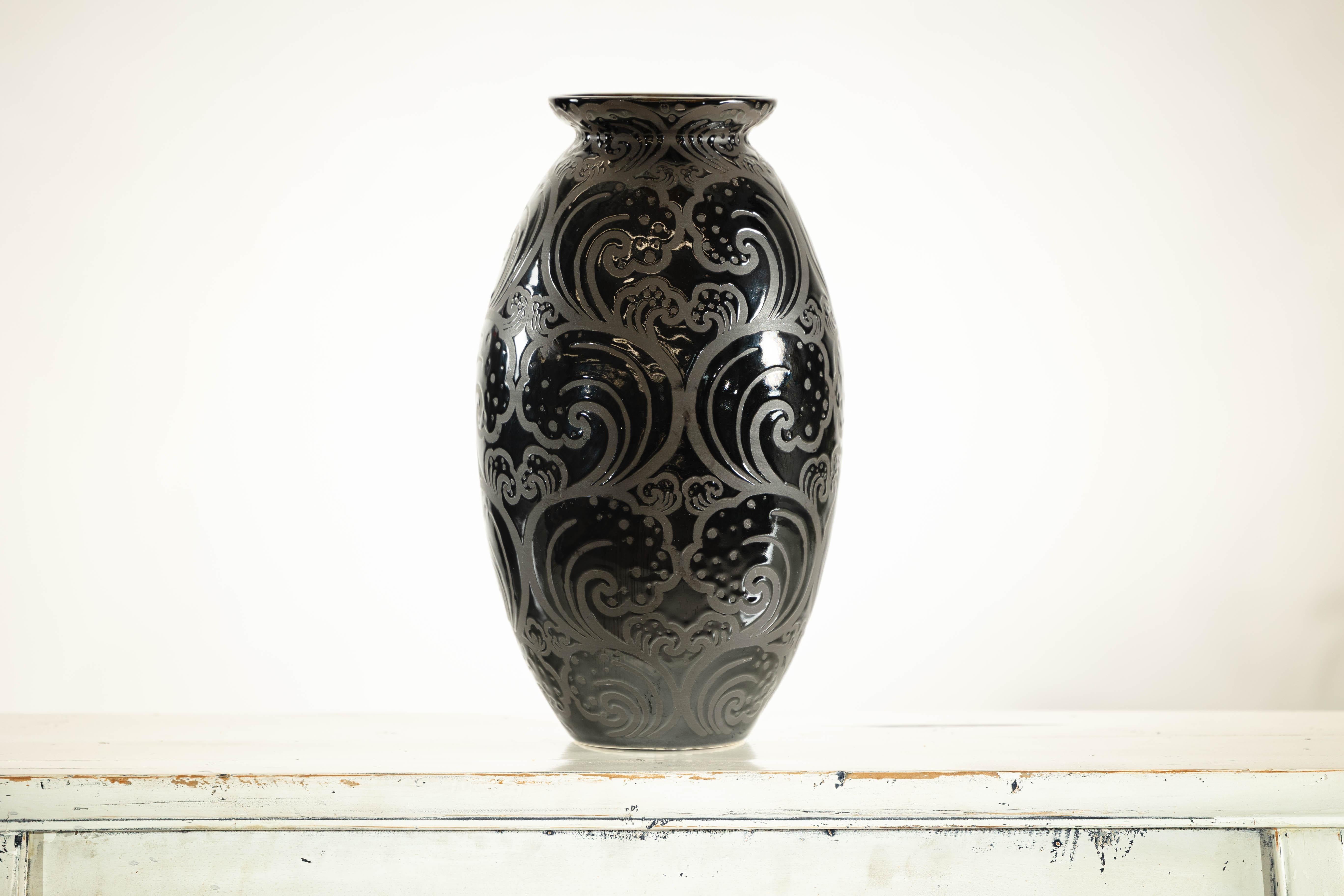 Black Ceramic Vase with Raised Wave Motif and Glossy Finish For Sale 2