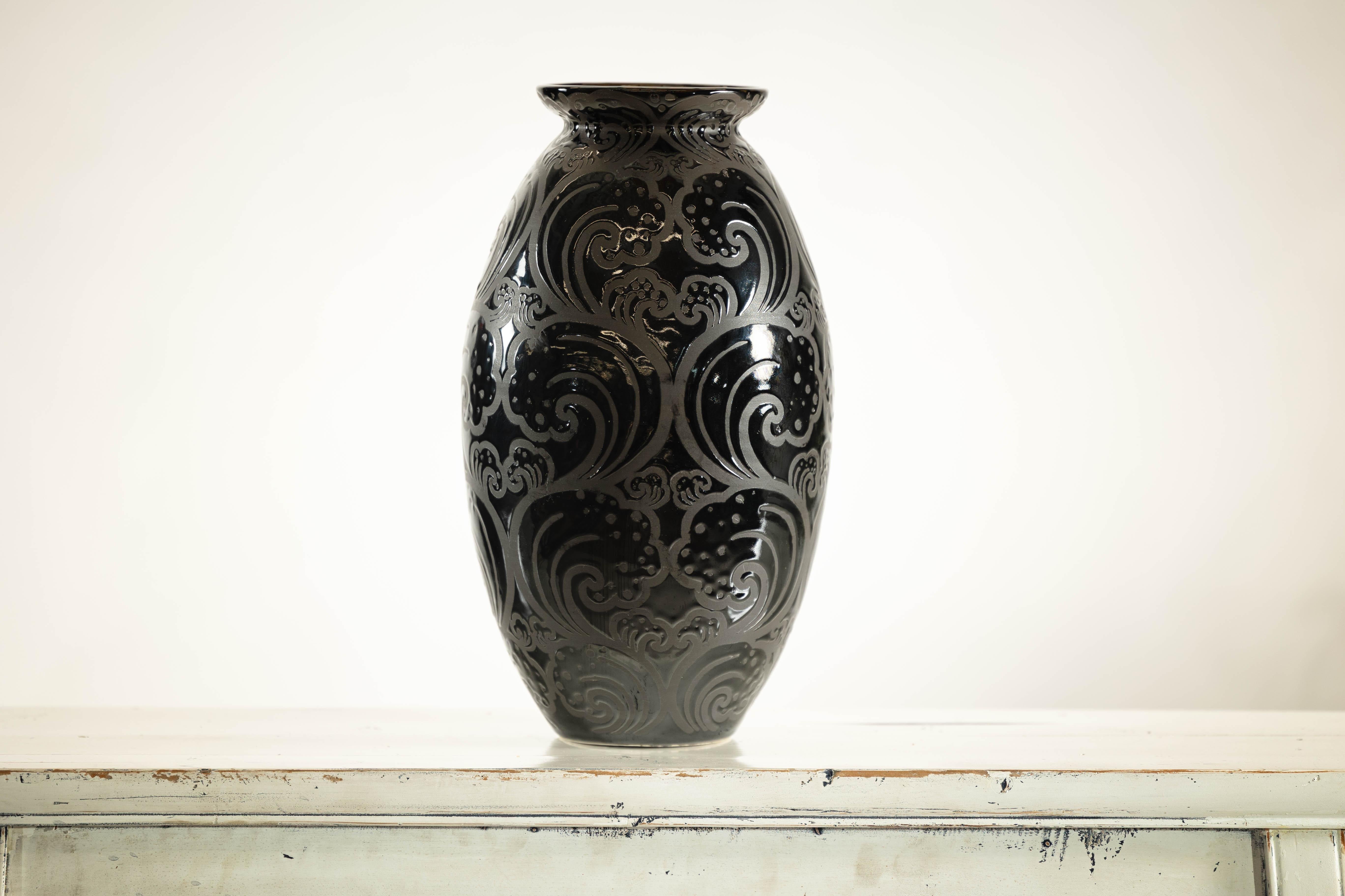 Black Ceramic Vase with Raised Wave Motif and Glossy Finish For Sale 4