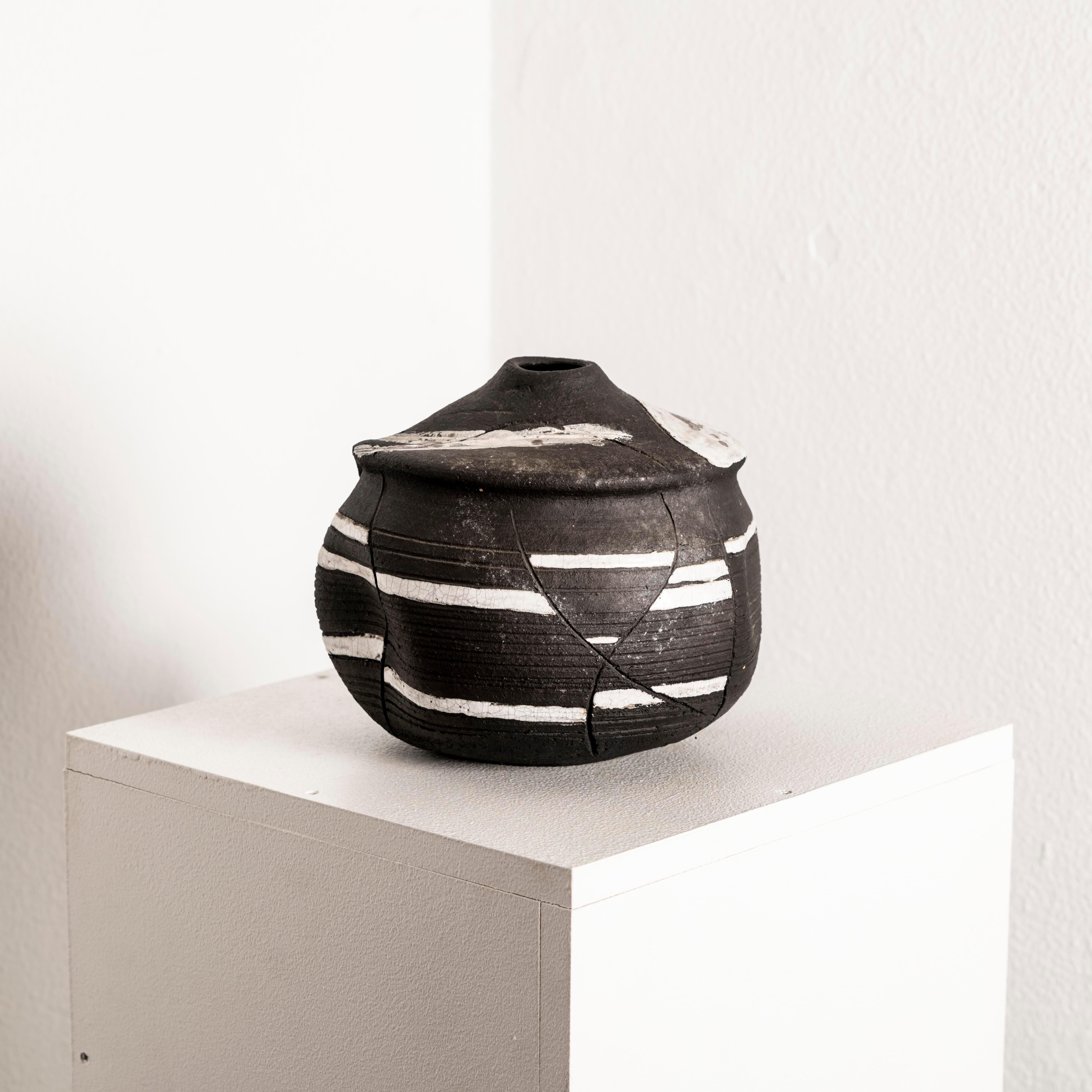 Black Ceramic Vessel with White Glaze, signed In Good Condition For Sale In BARCELONA, ES