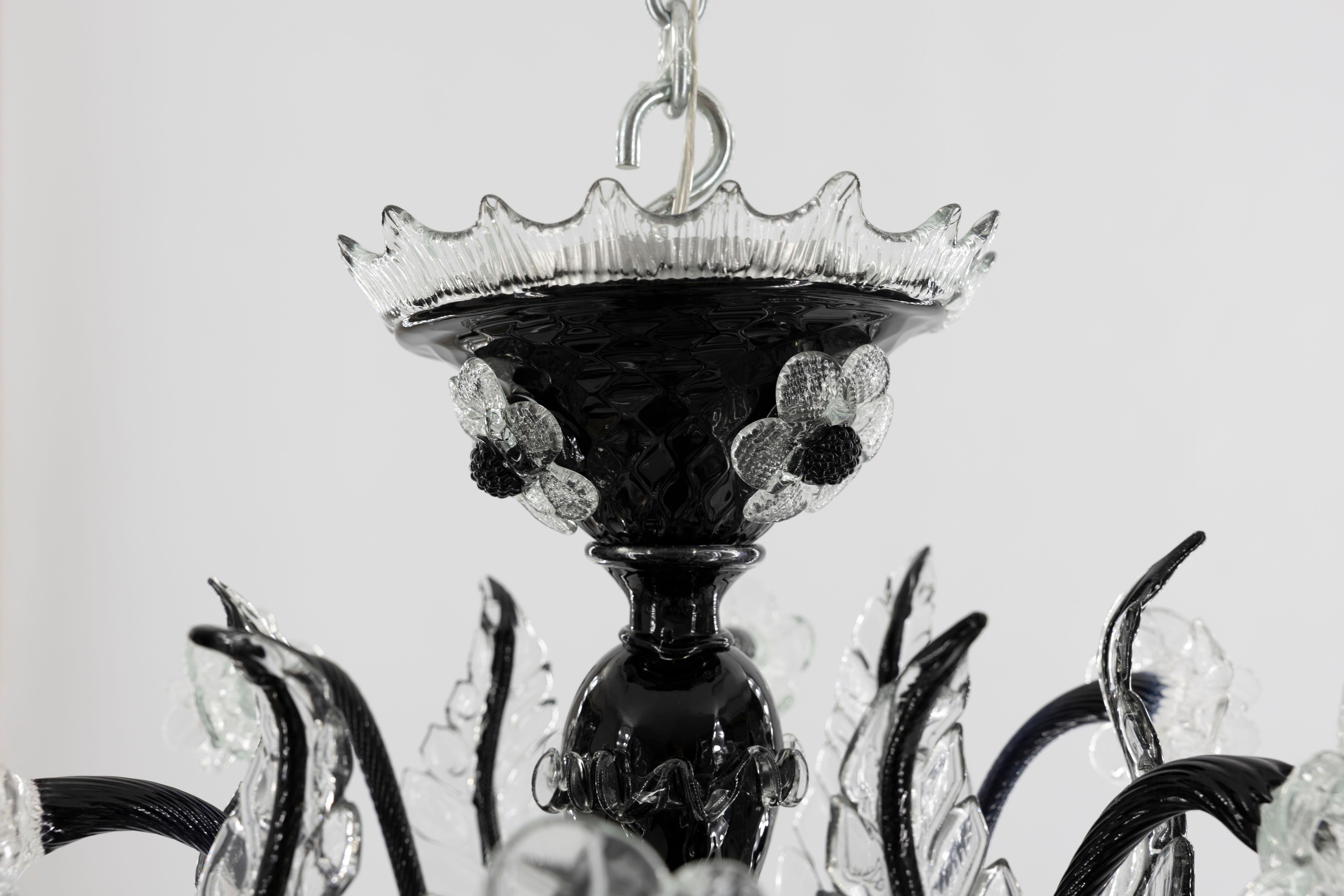 Black Chandelier in Blown Murano Glass with clear color finishes 1990s For Sale 4