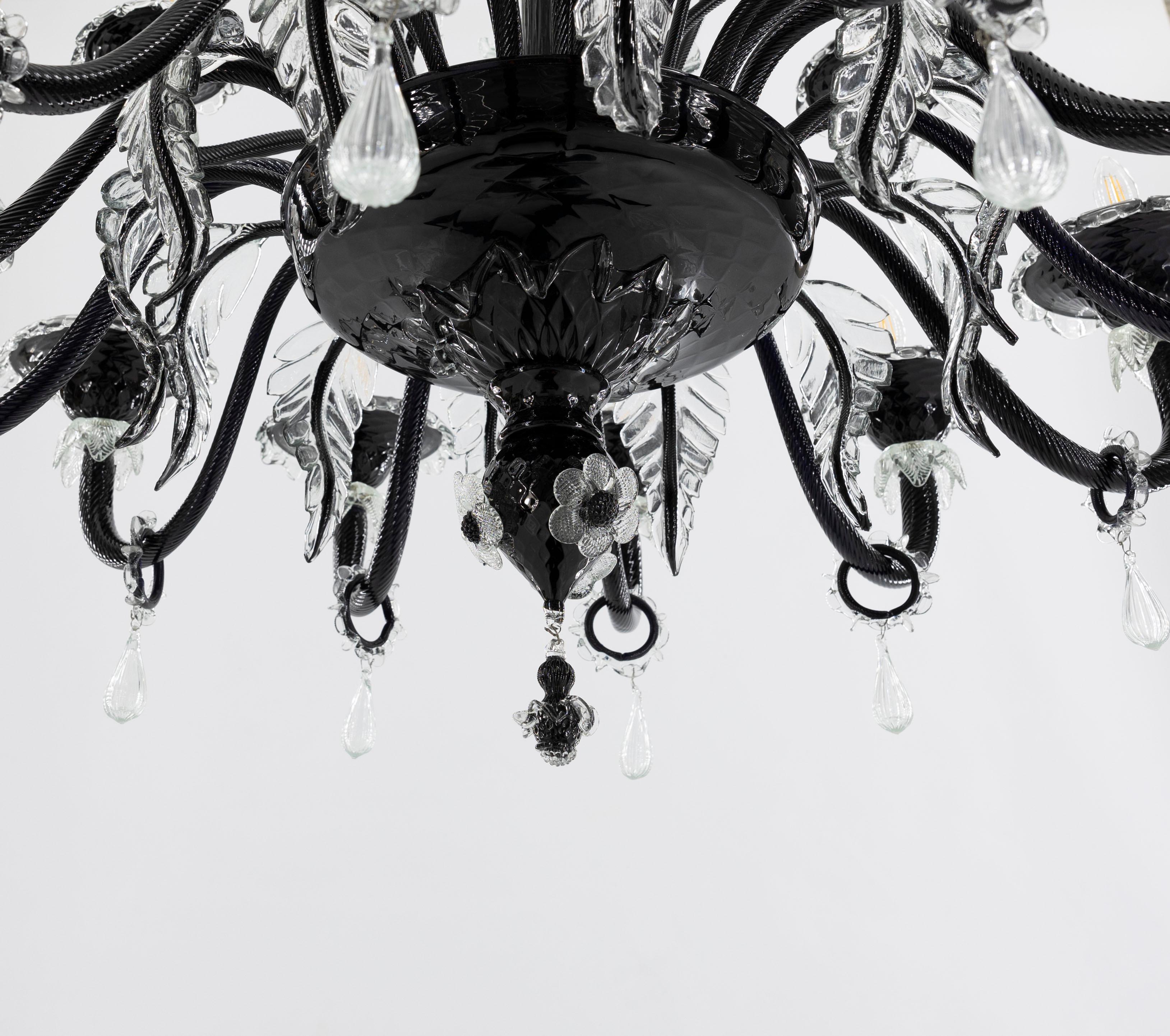 Black Chandelier in Blown Murano Glass with clear color finishes 1990s For Sale 7