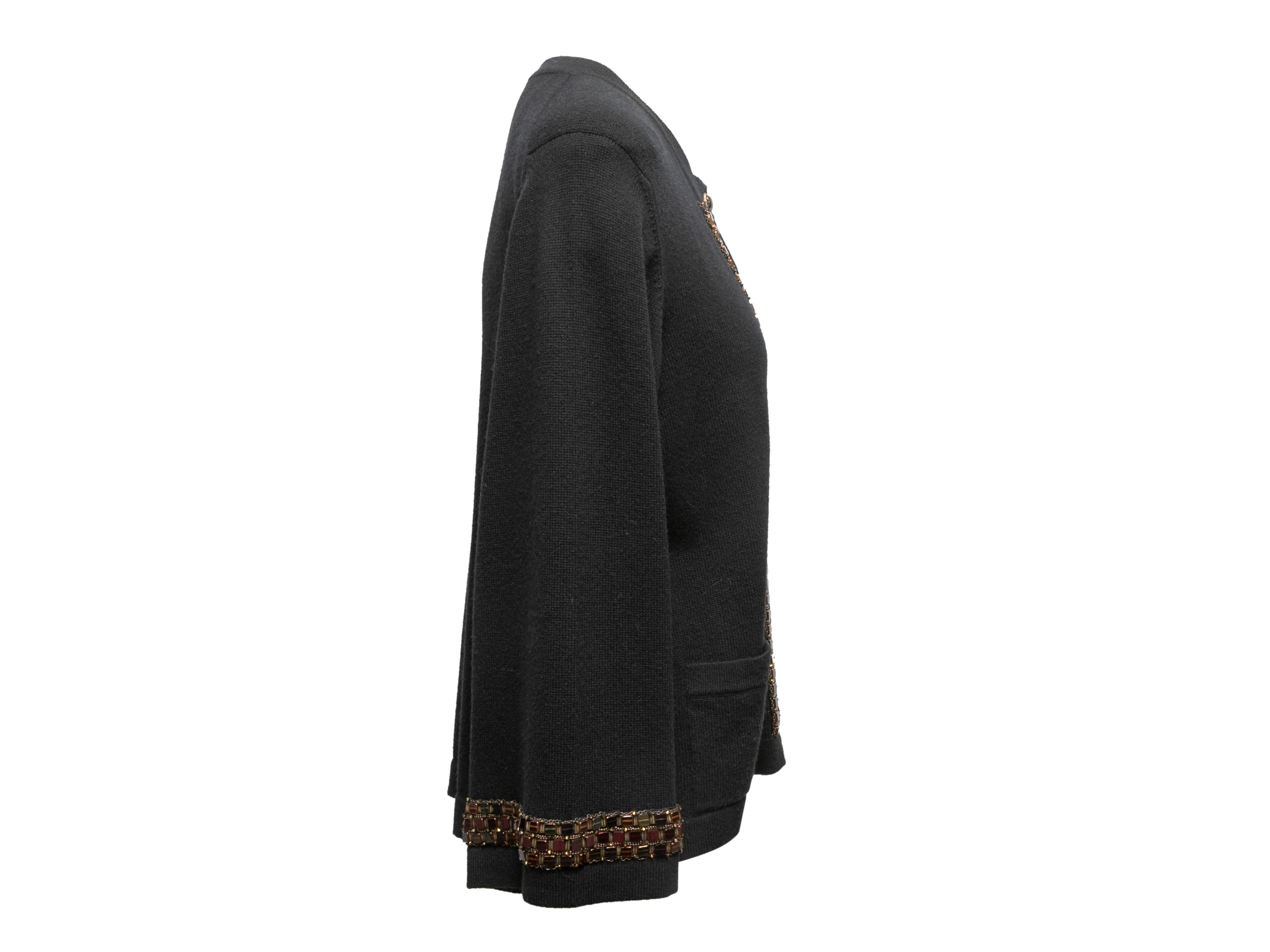 Schwarze Chanel 2011 Strickjacke aus Kaschmir mit Verzierungen Größe FR 50 für Damen oder Herren im Angebot