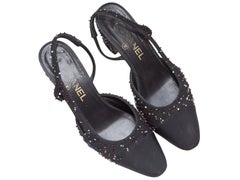Escarpins à talon ouvert Chanel 2022, en tweed noir, à bout rond et ornés de perles, taille 37