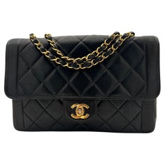 Schwarze Chanel Classic Flap Tasche