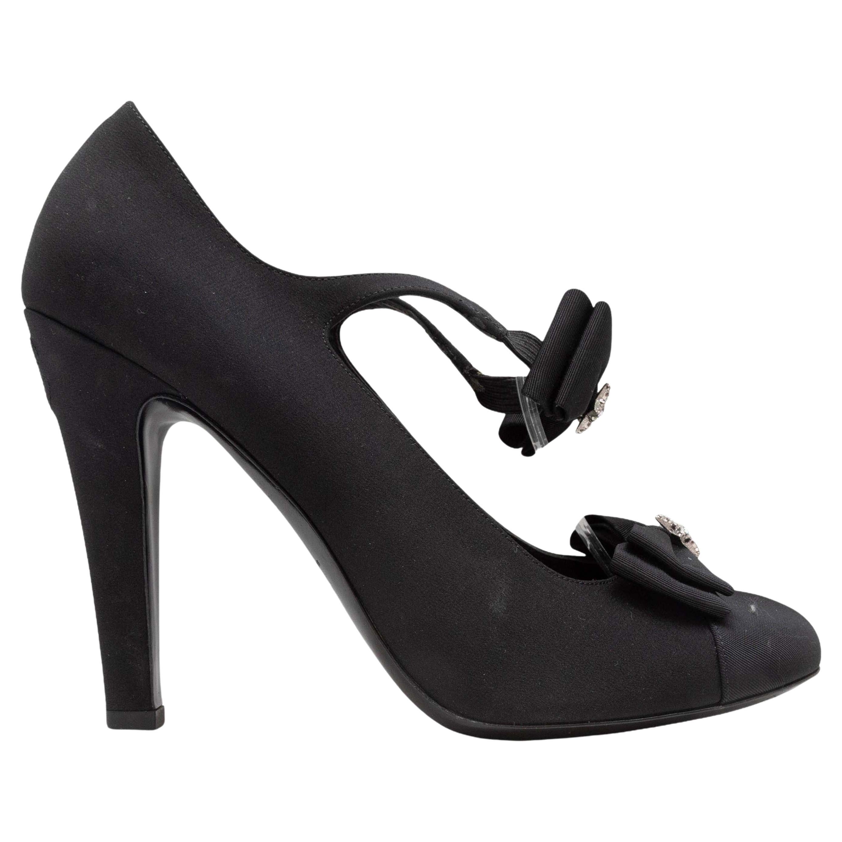 Pumps Mary Black Chanel con fiocco impreziosito di cristallo