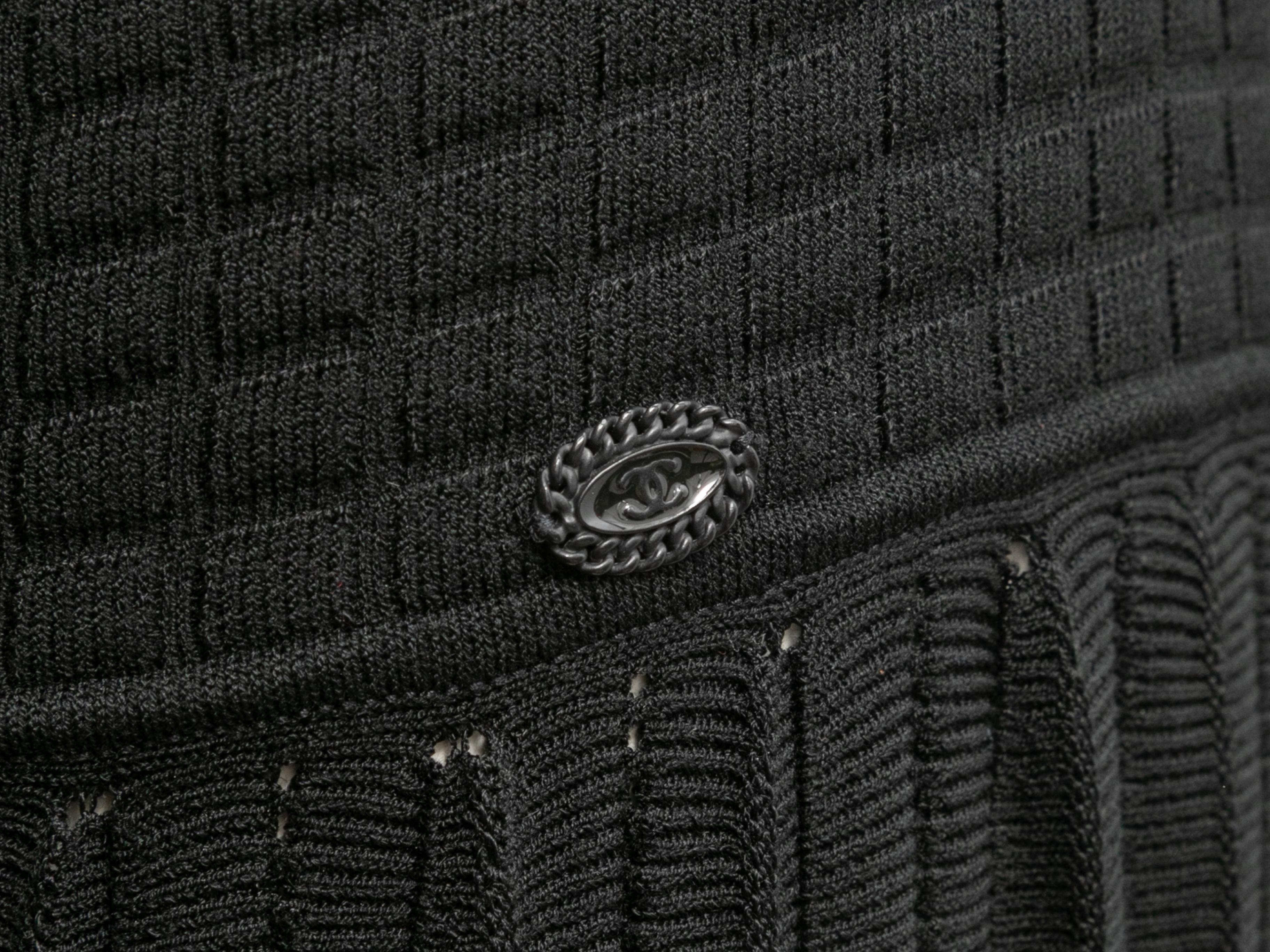 Gonna nera a pieghe Chanel Autunno/Inverno 2005 Taglia FR 44 in vendita 2