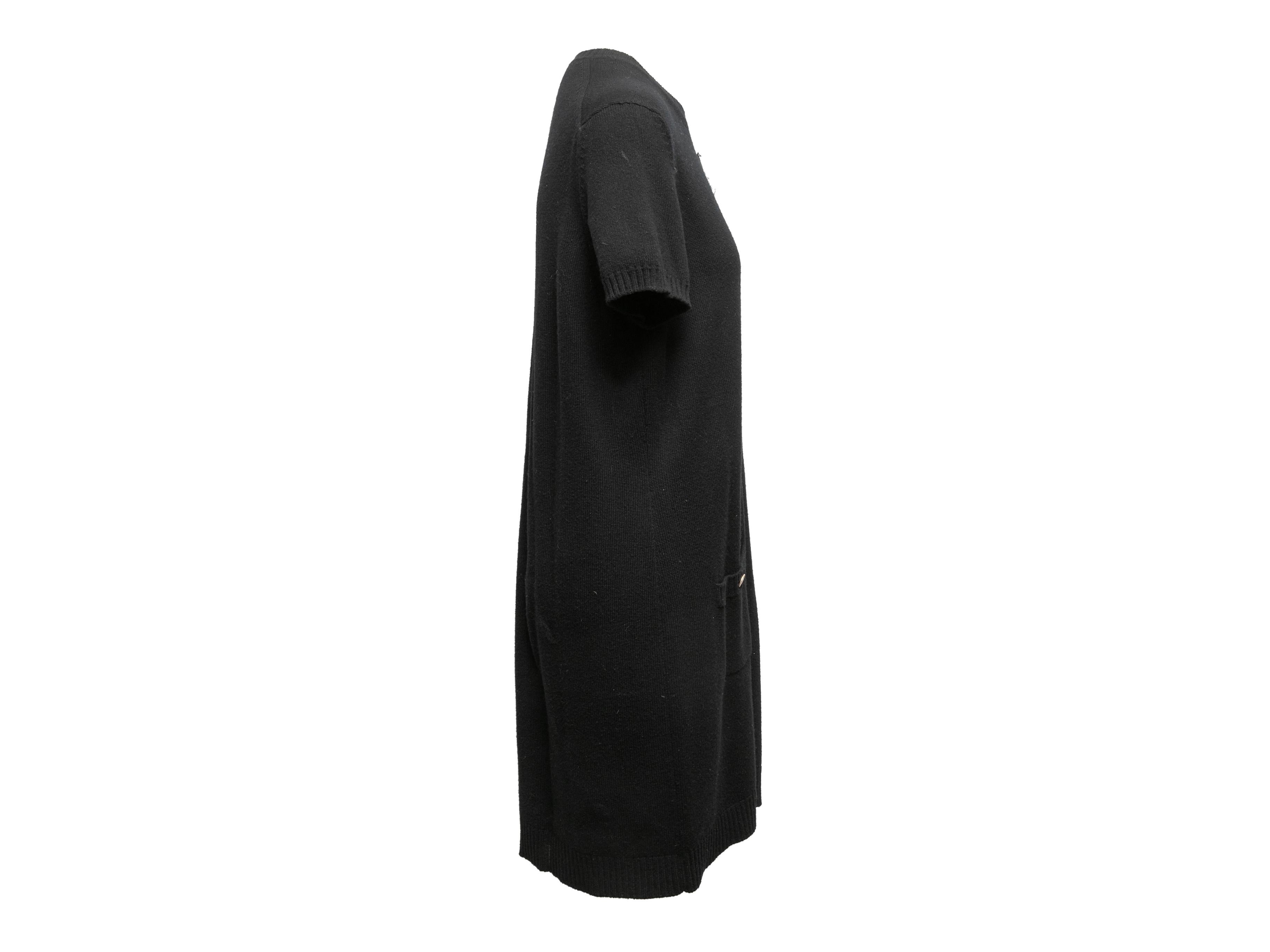 Robe en cachemire à manches courtes noire Chanel Automne/Hiver 2009 Taille FR 50 2
