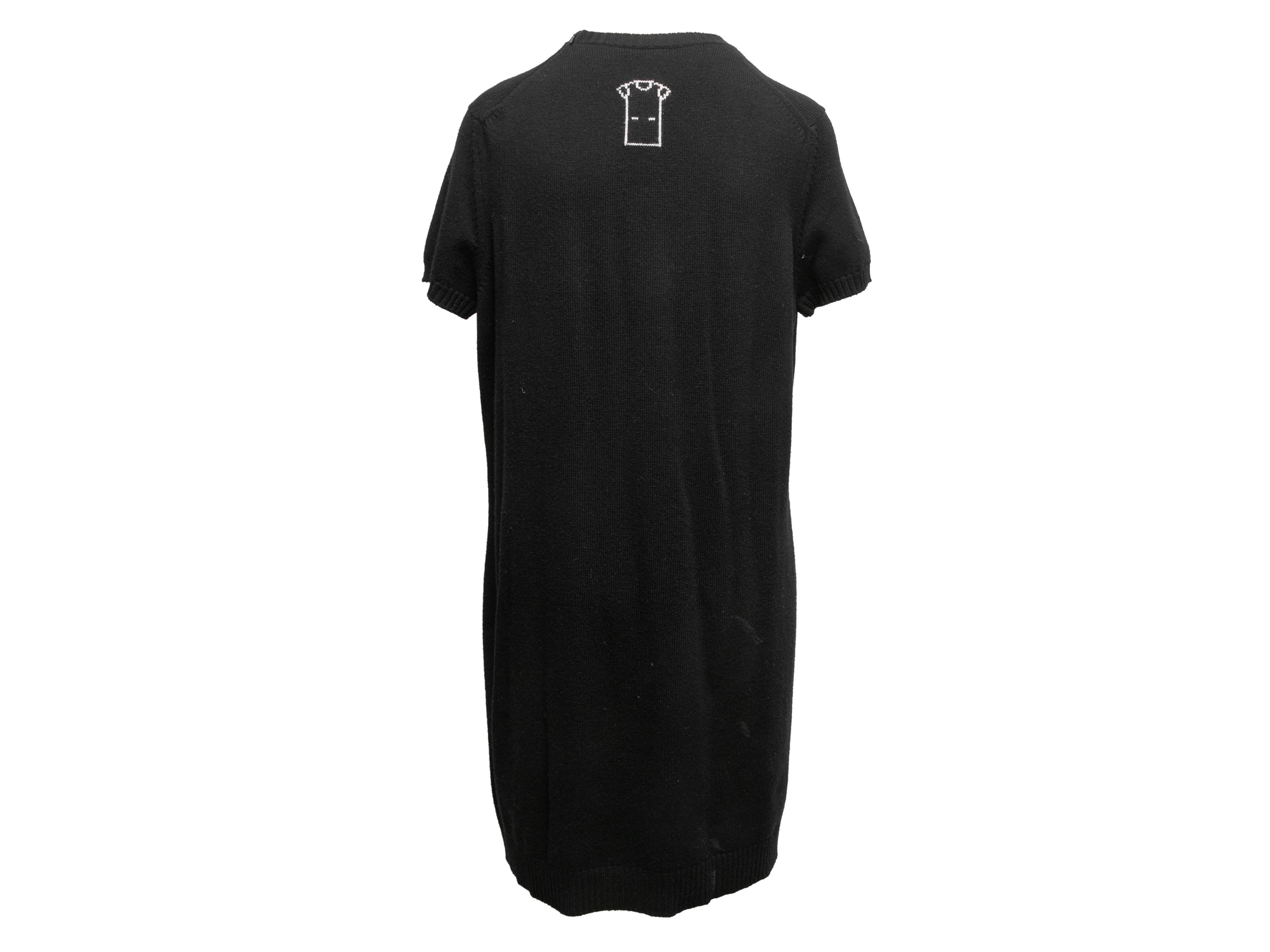 Black Chanel Fall/Winter 2009 Short Sleeve Cashmere Dress Size FR 50 For Sale 3