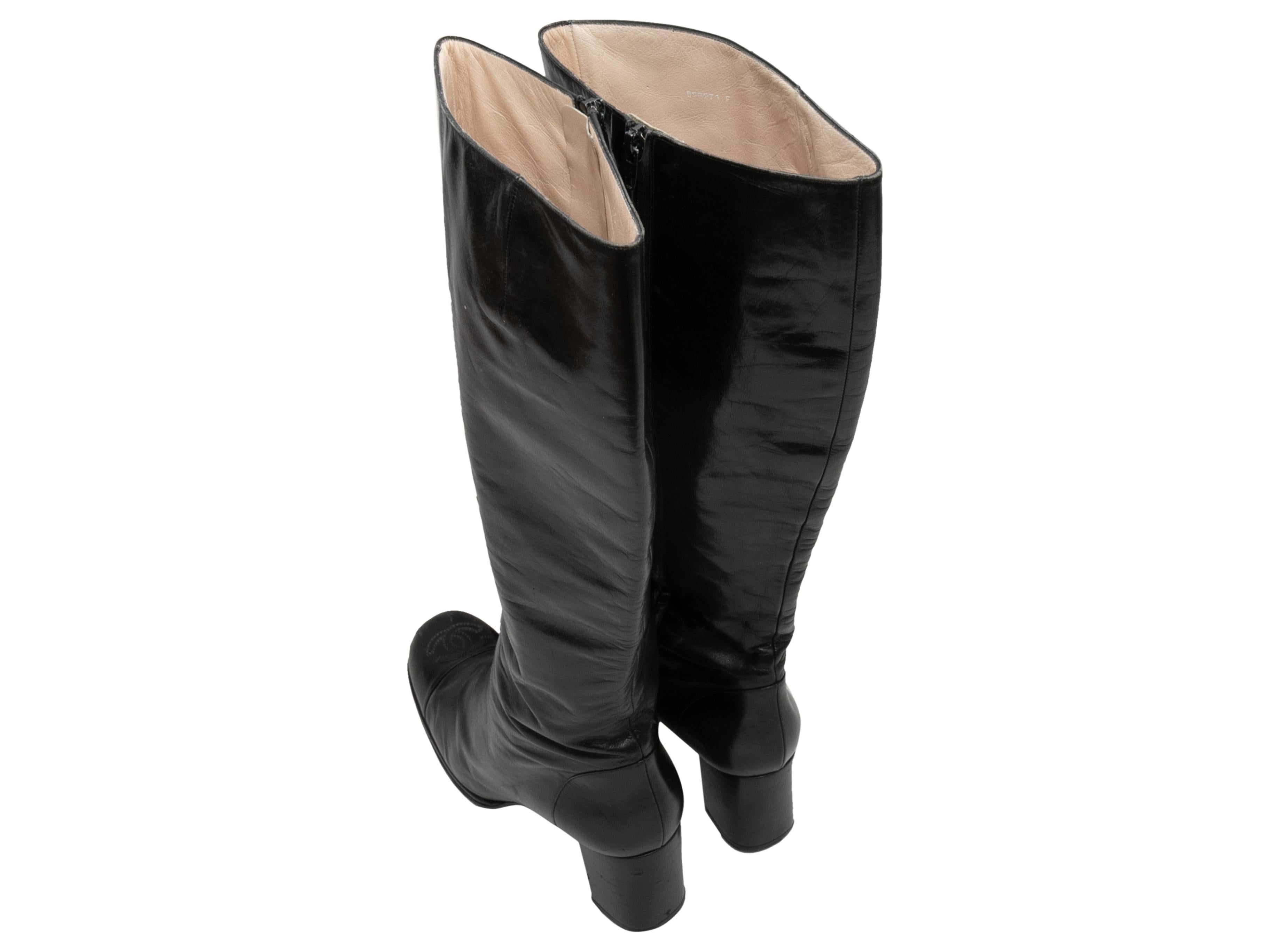 Black Chanel Knee-High Heeled Boots Size 39.5 In Good Condition In New York, NY