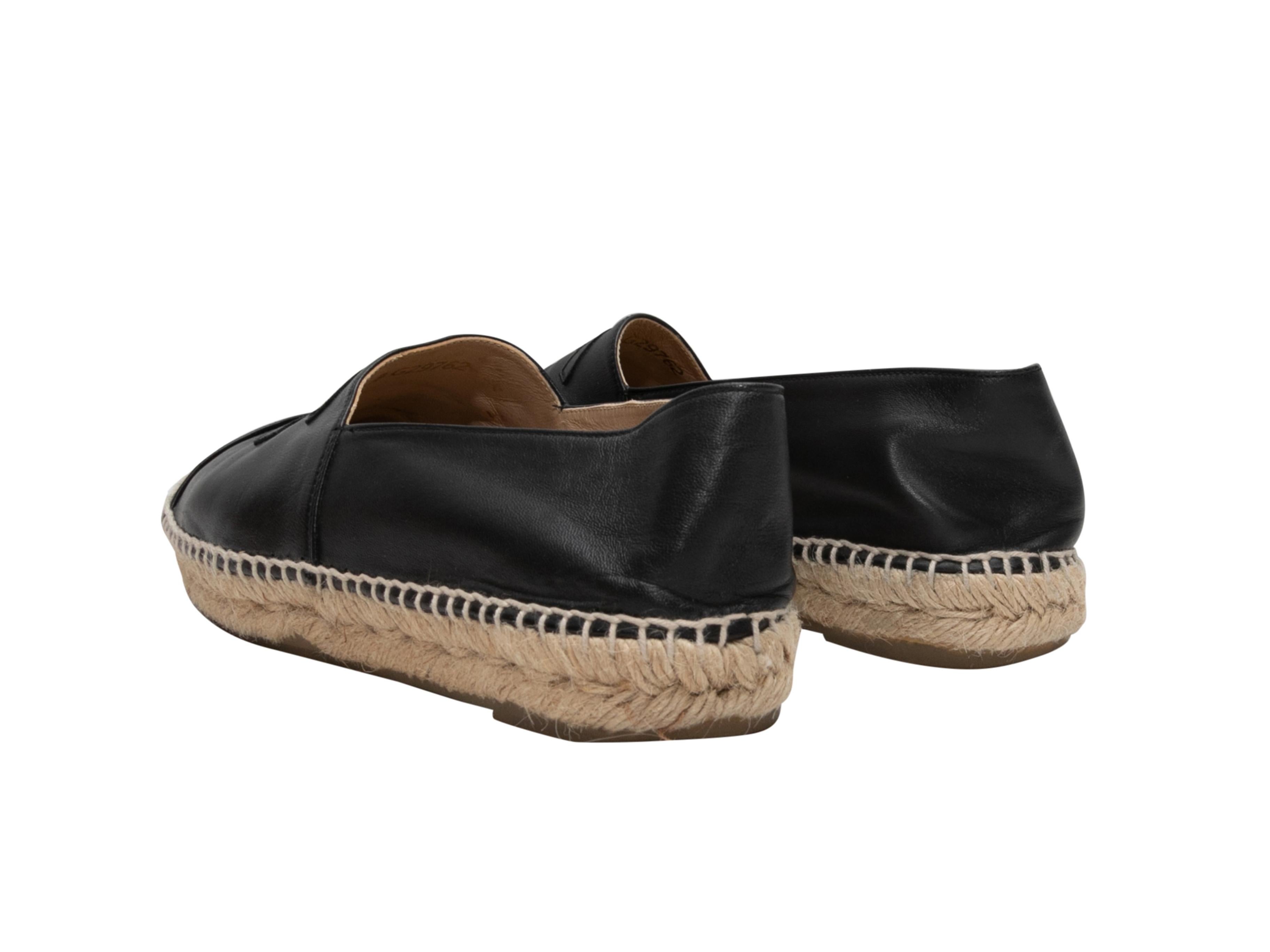 Black Chanel Leather CC Espadrille Flats Size 40 In Good Condition In New York, NY
