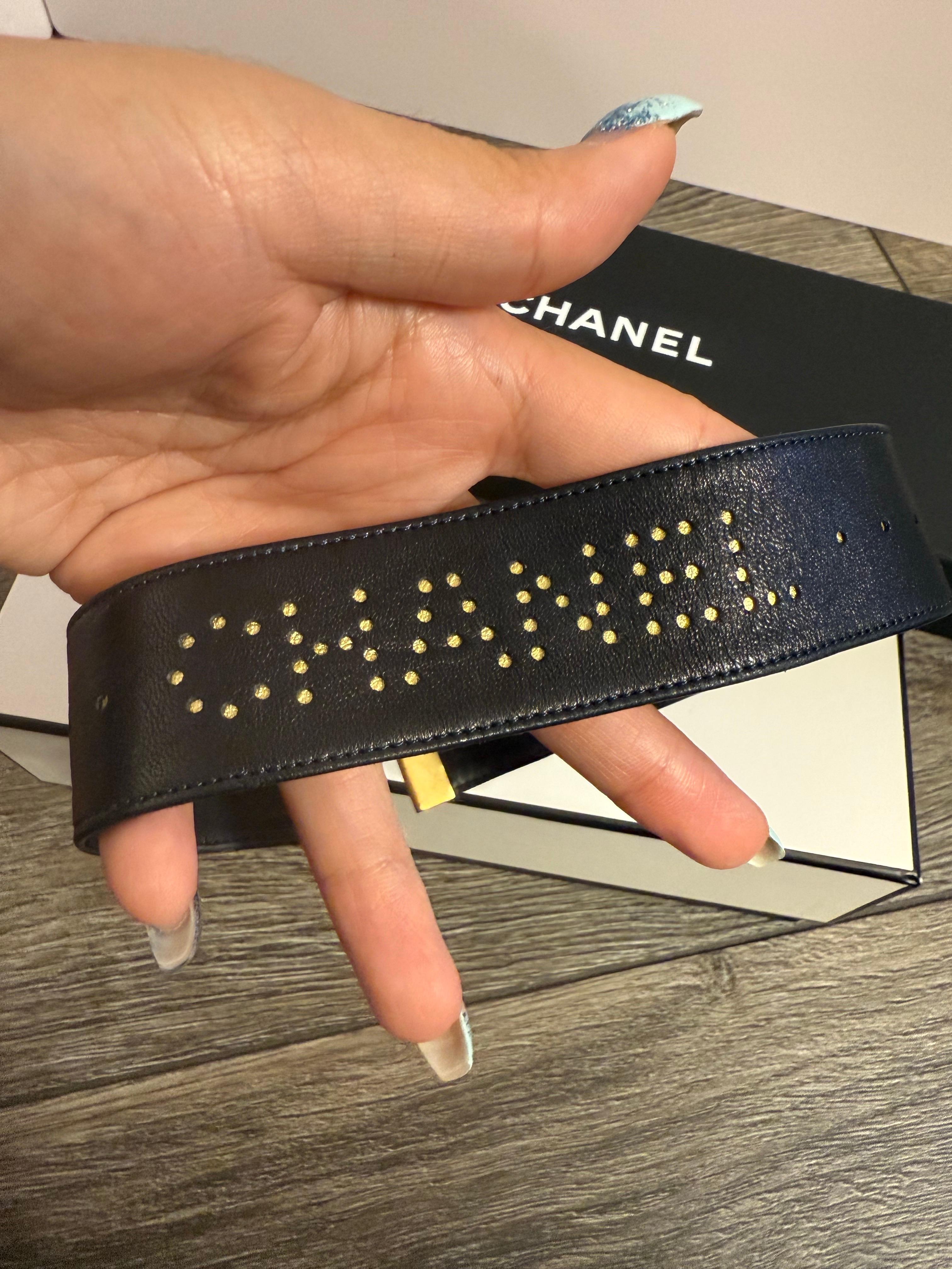 Collana Chanel in pelle nera 