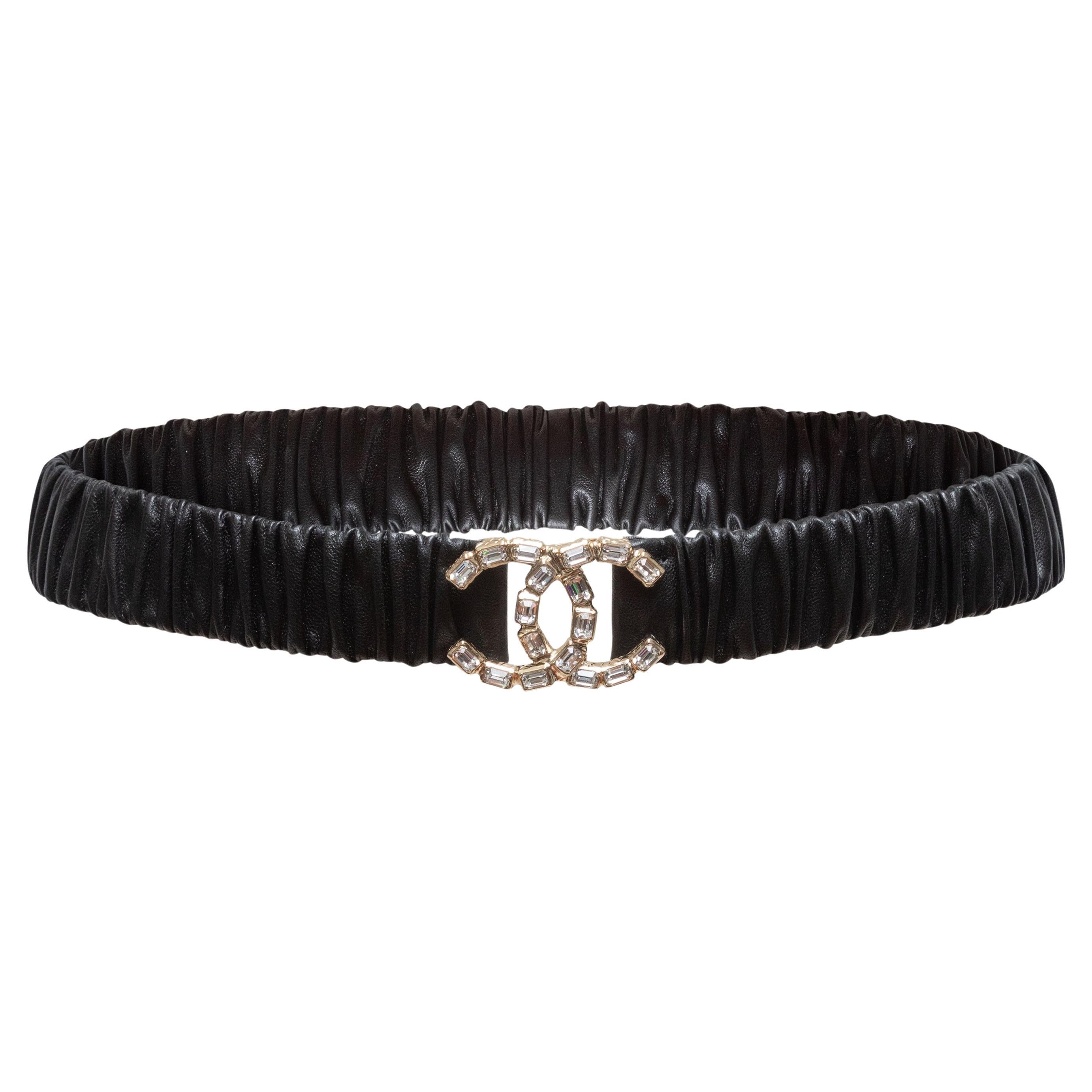 Schwarzer Chanel Leder elastisch Kristall CC Gürtel Größe O/S im Angebot