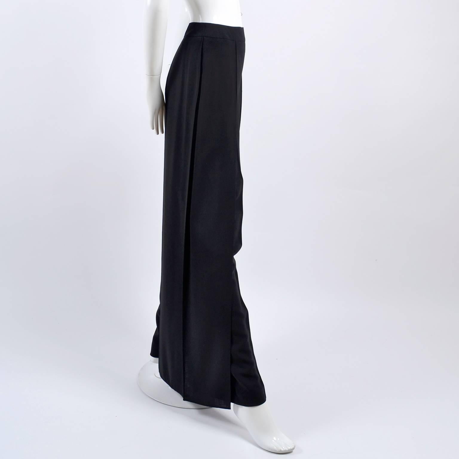 Chanel - Pantalon en laine noire, taille haute et panneau latéral à braguette, 40 US 10, 1990, état neuf Pour femmes en vente