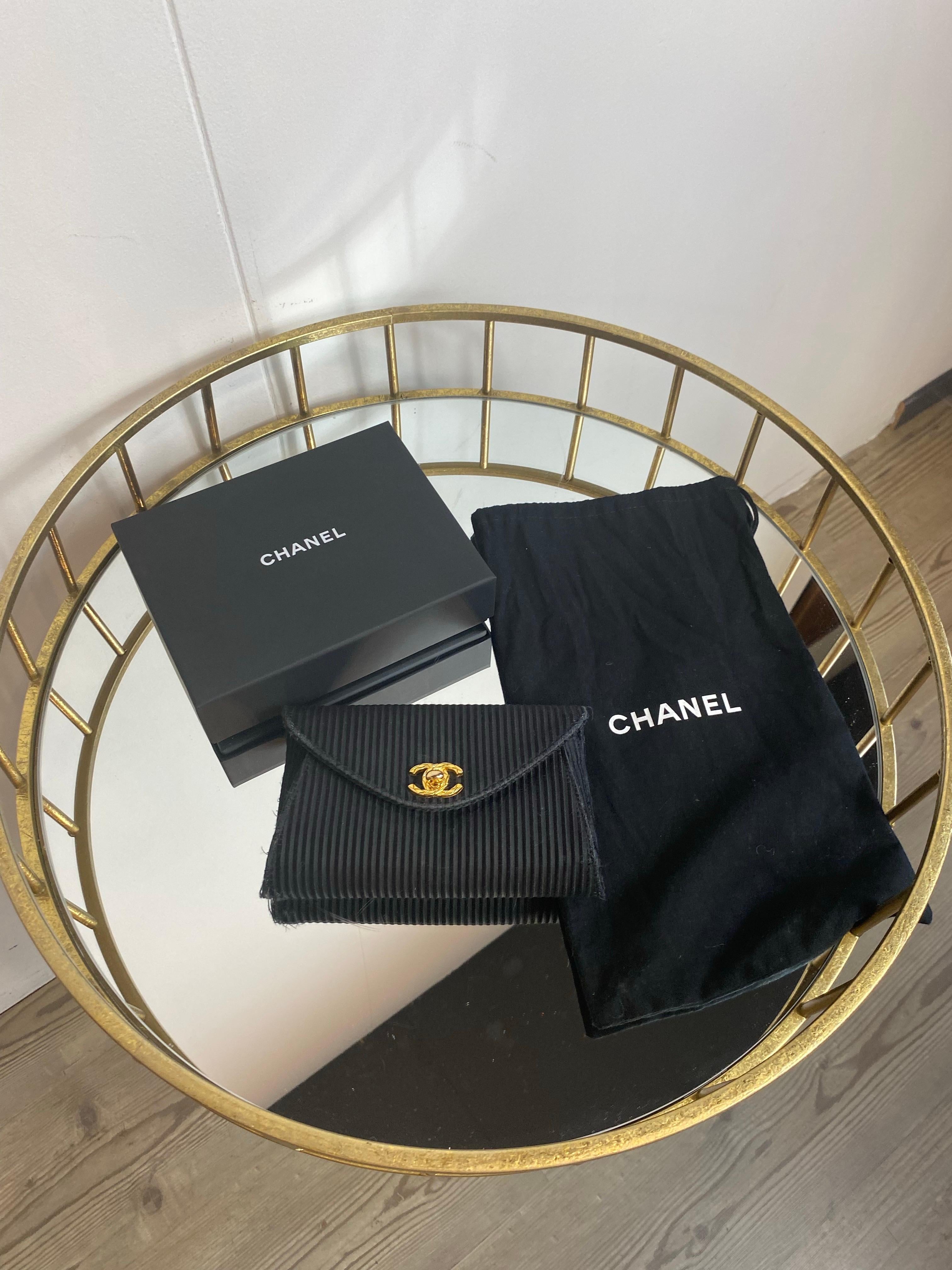 Pochette Chanel Negra en venta 1