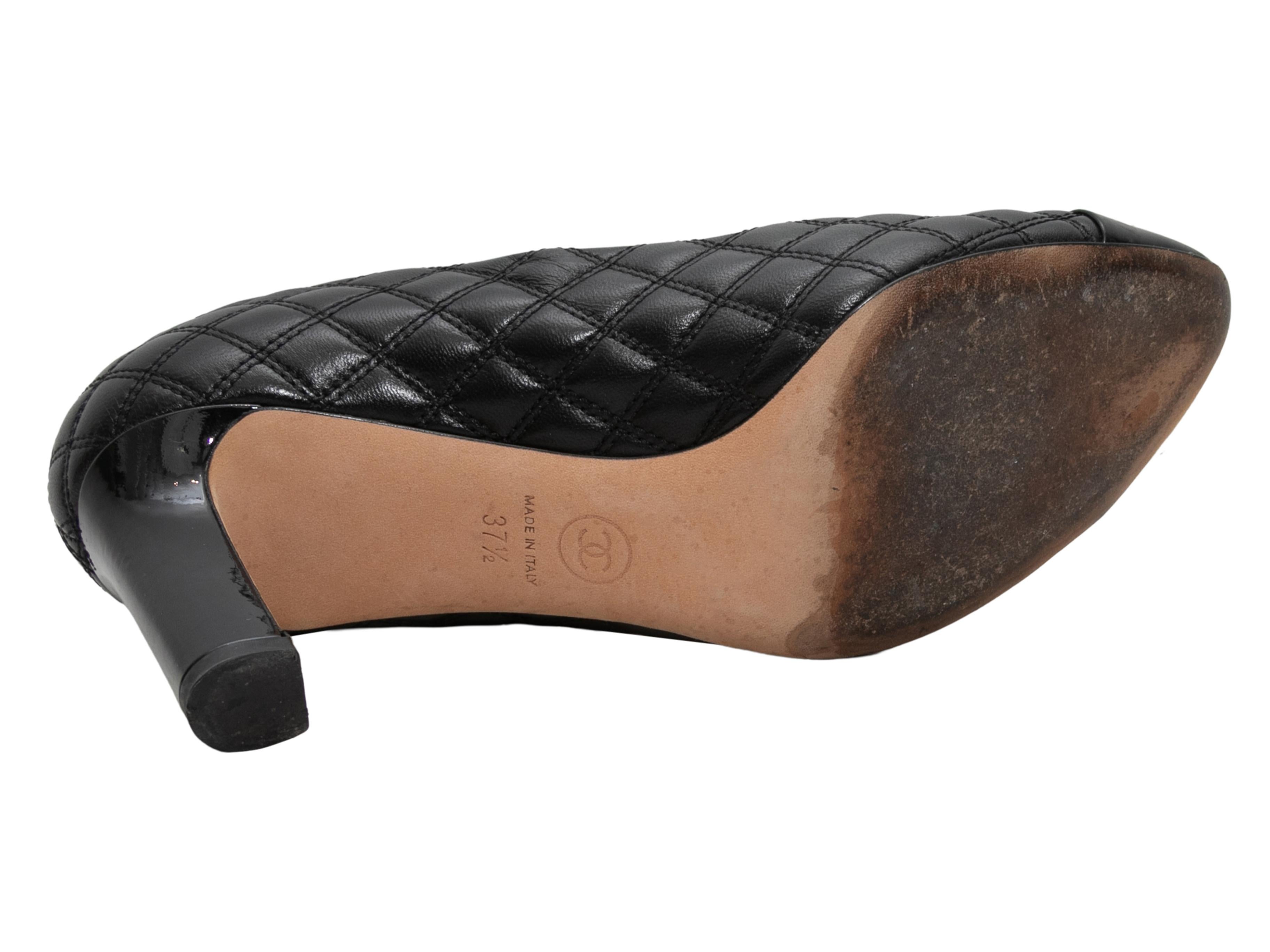 Women's Black Chanel Quilted Pointed Cap-Toe Pumps Size 37.5 For Sale