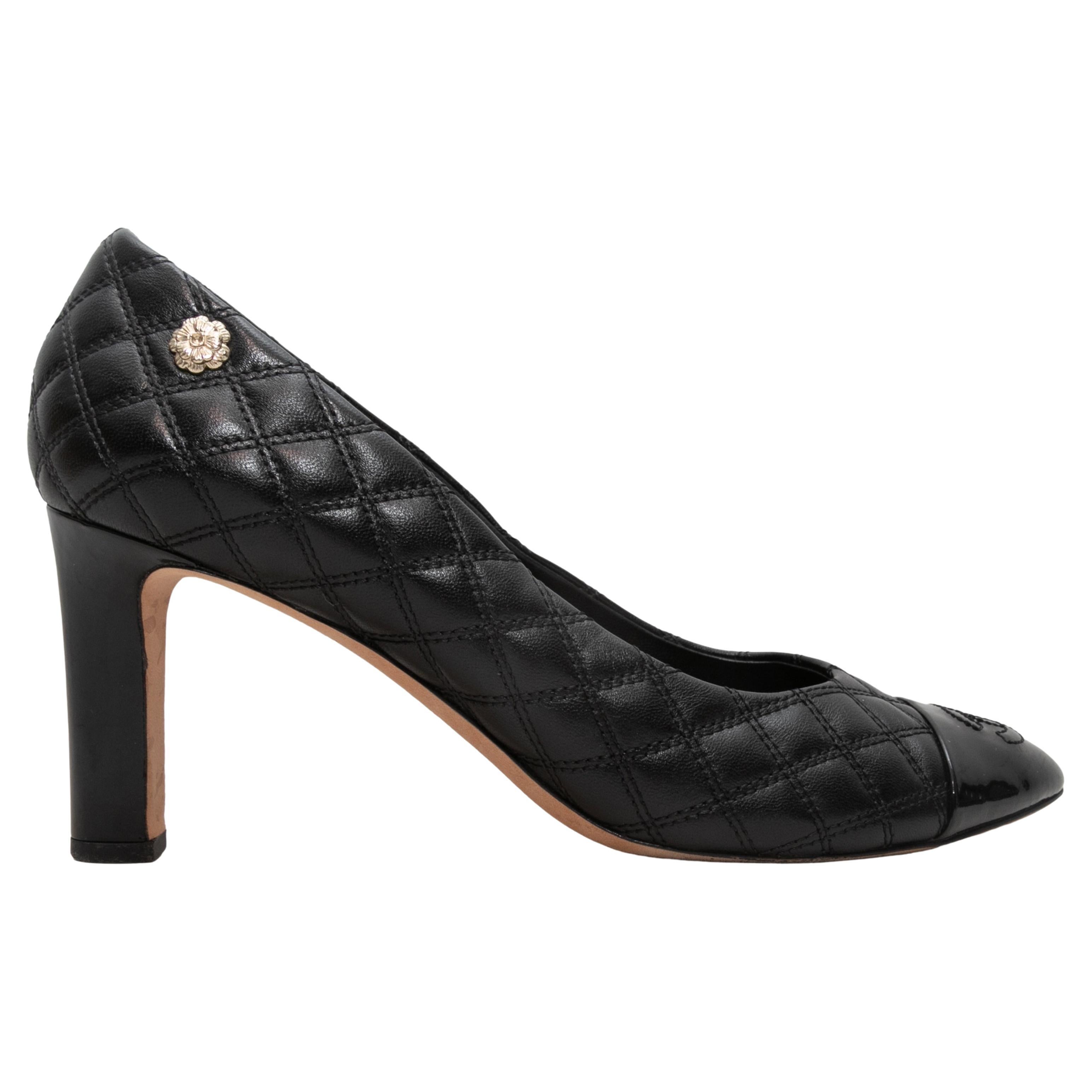 Black Chanel Quilted Pointed Cap-Toe Pumps Size 37.5 For Sale