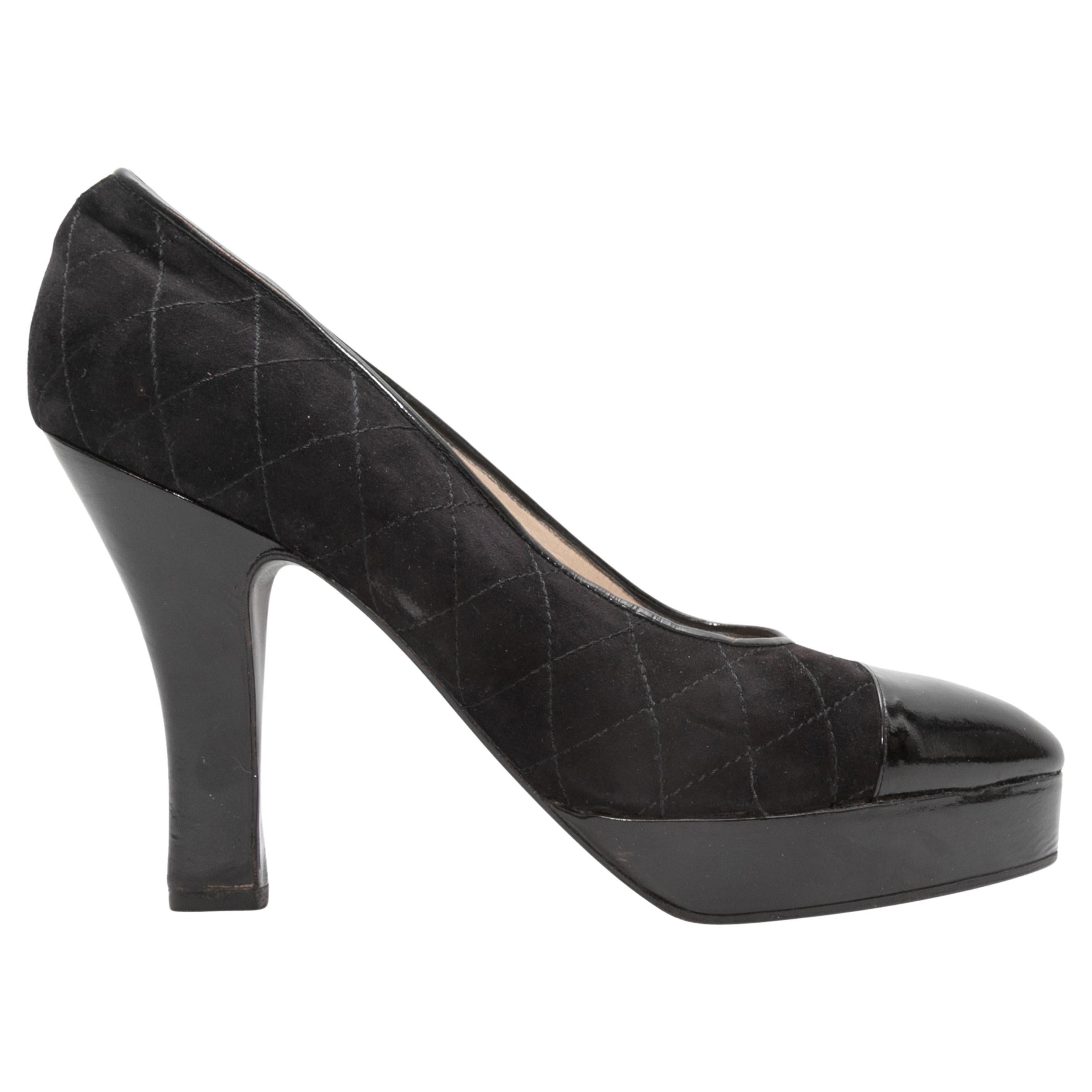 Black Chanel Quilted Suede Pointed Cap-Toe Pumps Size 38 For Sale