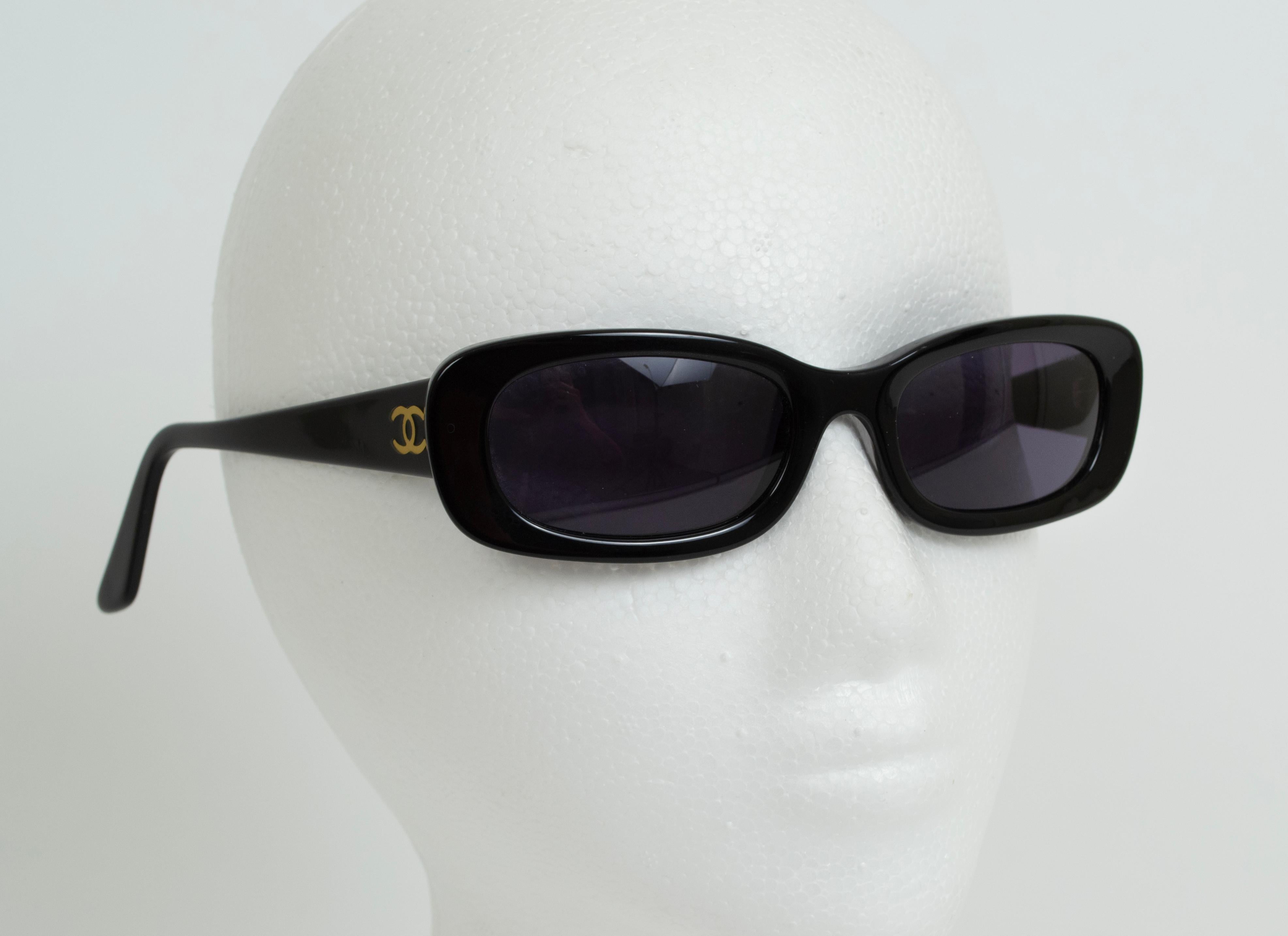 Gafas de sol Chanel CC rectangulares negras Estilo 5011 c 501/91 - 51-19-135 mm, 2000 en venta 3