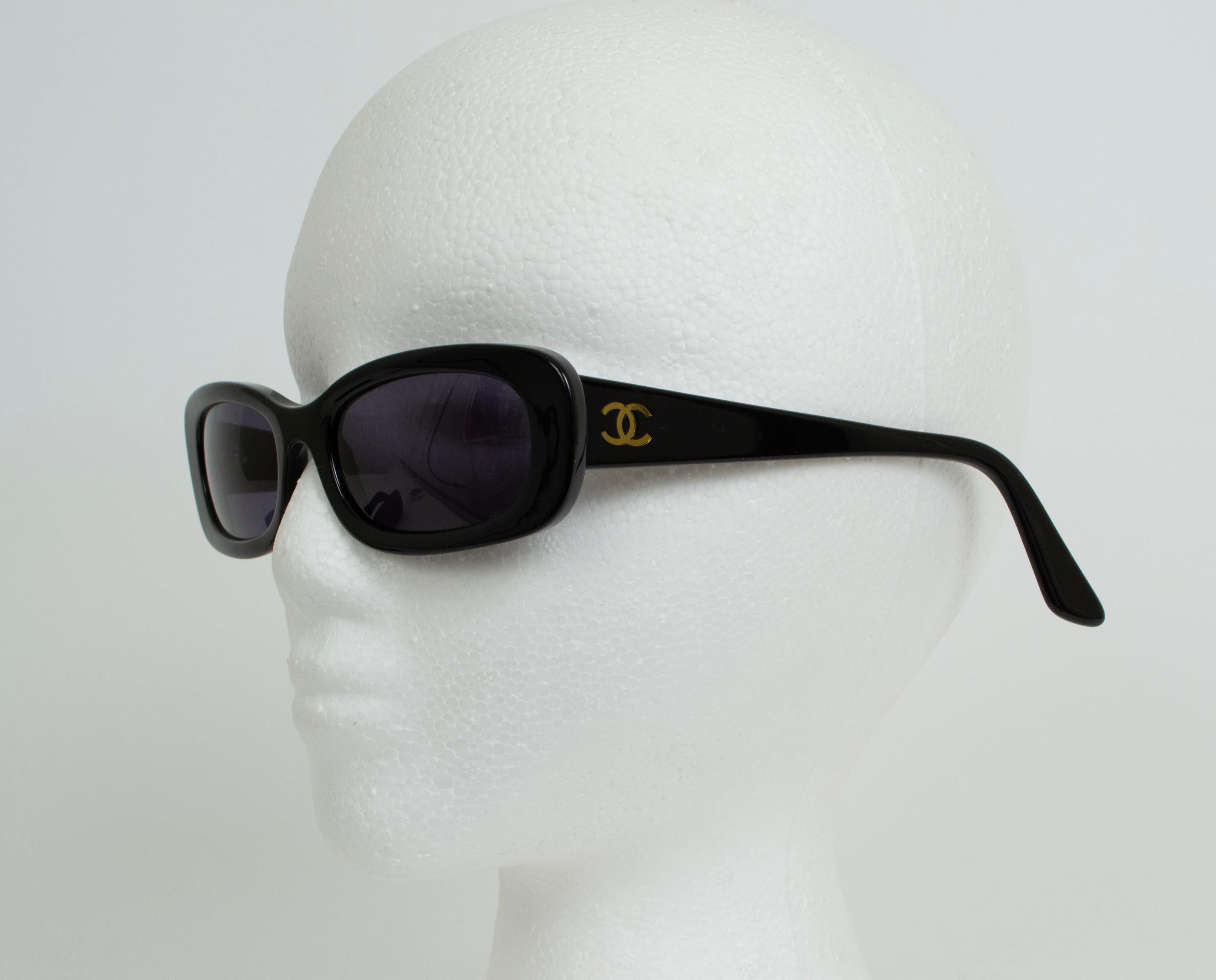 Gafas de sol Chanel CC rectangulares negras Estilo 5011 c 501/91 - 51-19-135 mm, 2000 en venta 4