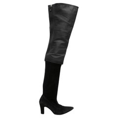 Chanel nero in pelle e camoscio con punta sopra il ginocchio misura 37.5C