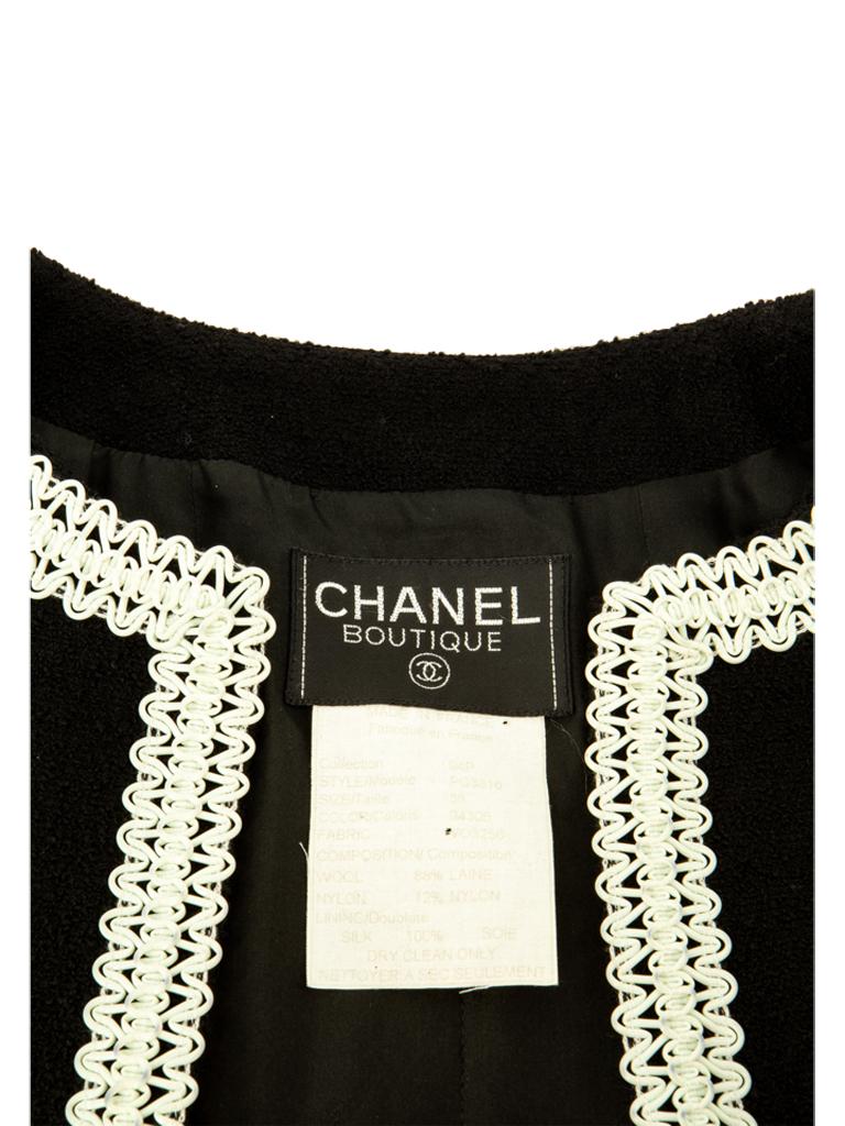 Costume Chanel noir avec appliques tressées, SS 1994 en vente 11