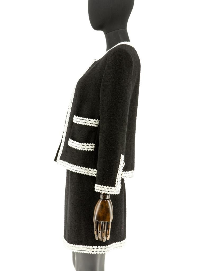 Noir Costume Chanel noir avec appliques tressées, SS 1994 en vente