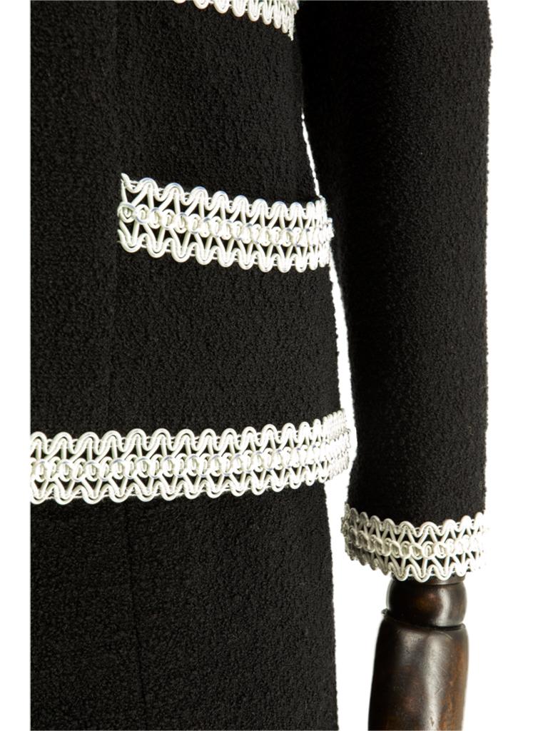 Costume Chanel noir avec appliques tressées, SS 1994 Pour femmes en vente
