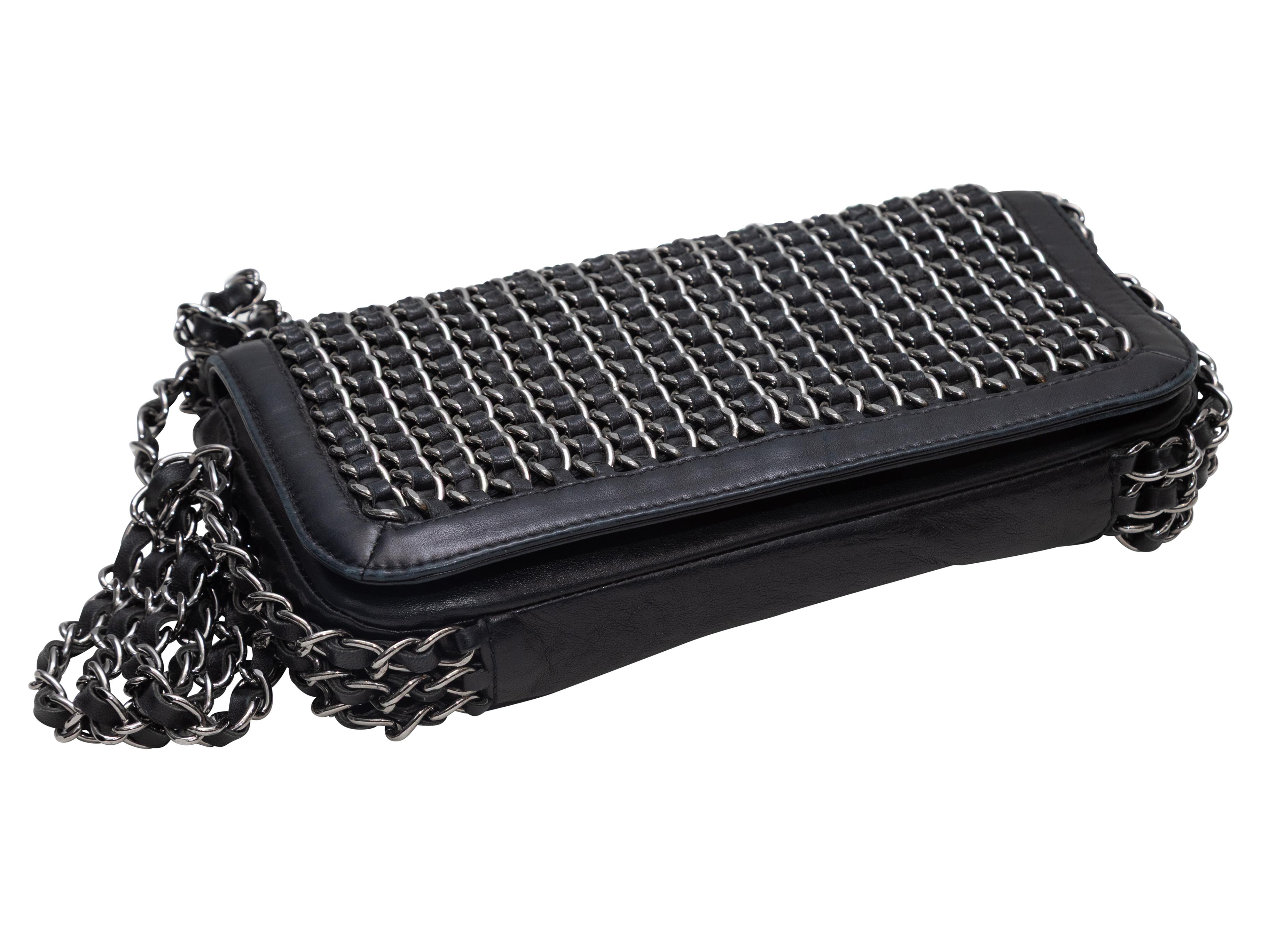 Black Chanel Triple Chain Shoulder Bag im Zustand „Gut“ im Angebot in New York, NY
