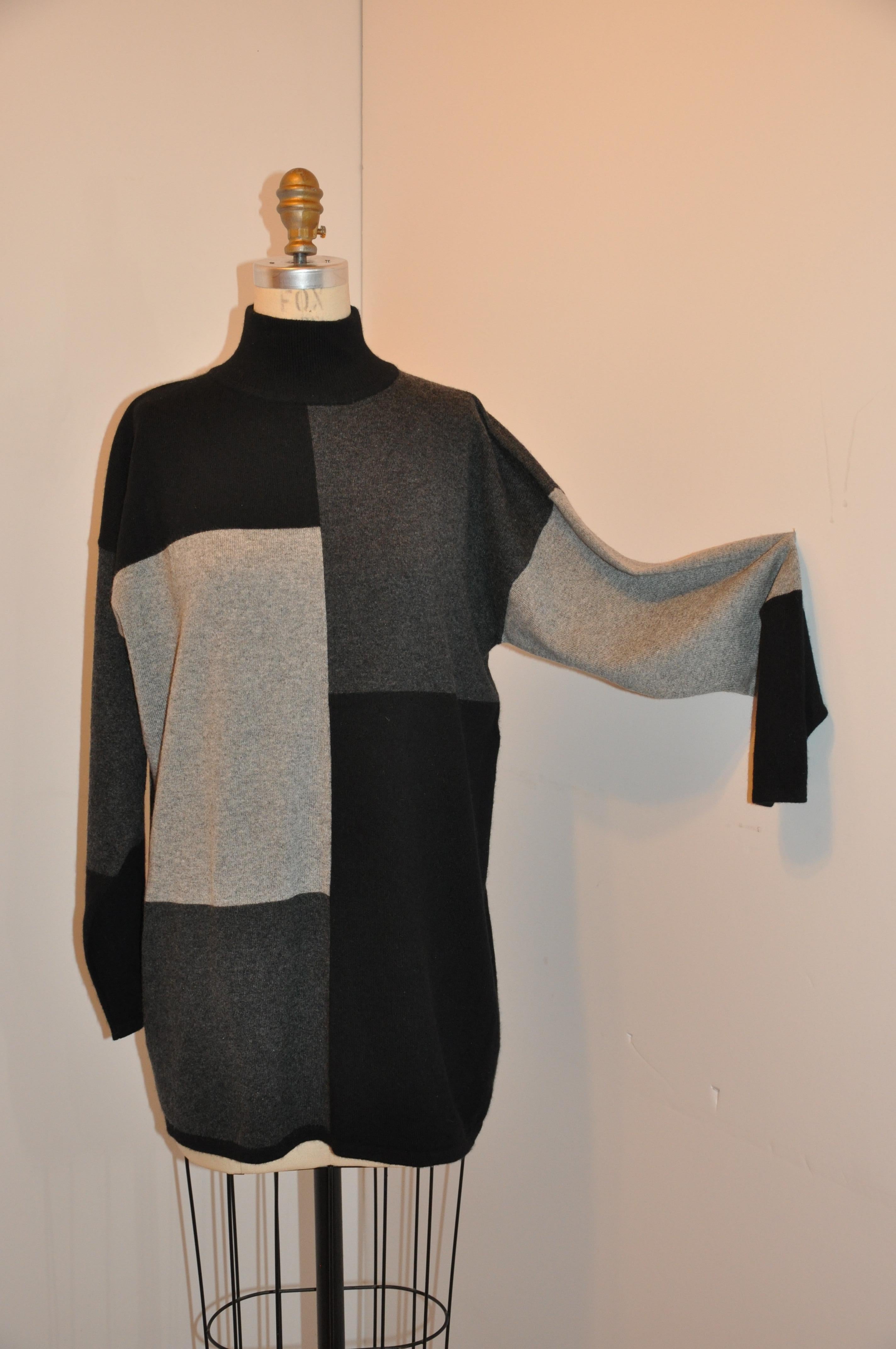 Black, Charcoal & Gray Color-Block Abstract High-Collar 2-Ply Cashmere Tunic For Sale 10