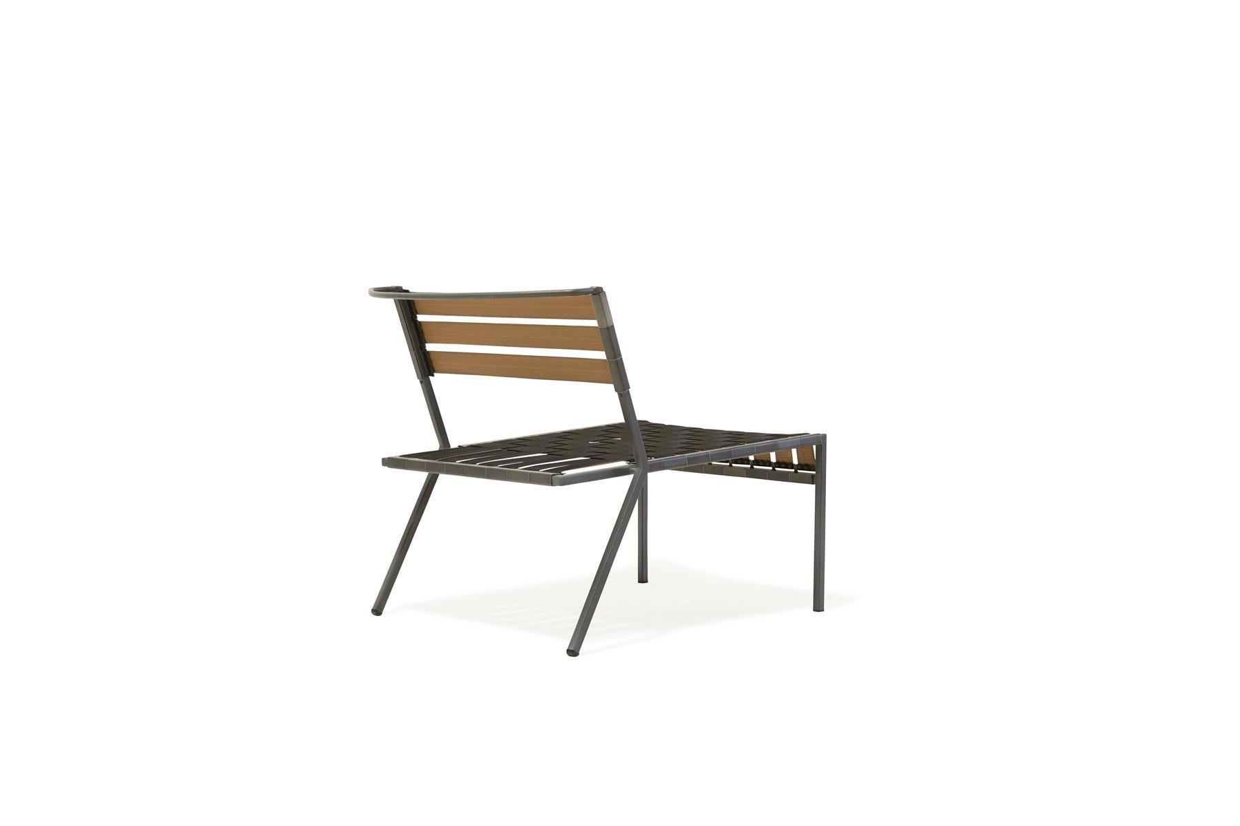 Black & Charcoal Outdoor Lounge Chair In New Condition For Sale In Los Angeles, CA